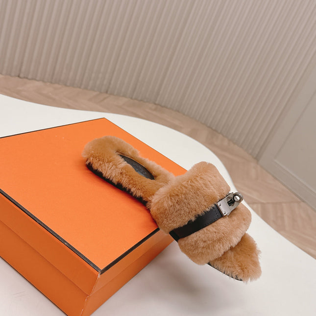 HM 25S ORAN SANDAL IN CLAY ORANGE SHEARLING WITH SILVER HARDWARE