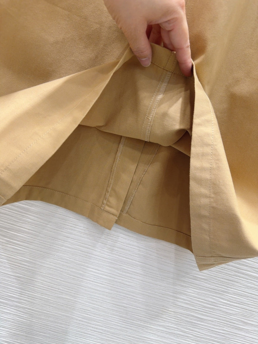 PRADA 26S MIDI SKIRT 672