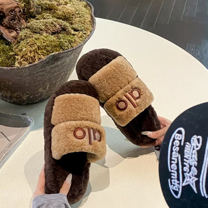 ALO 25S SLIDE SANDALS IN LIGHT BROWN WOOL