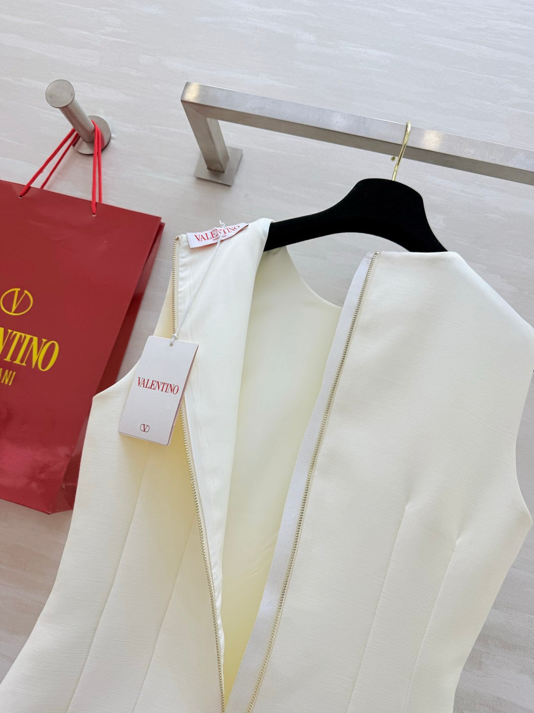 VALENTINO 26S SLEEVELESS DRESS 123