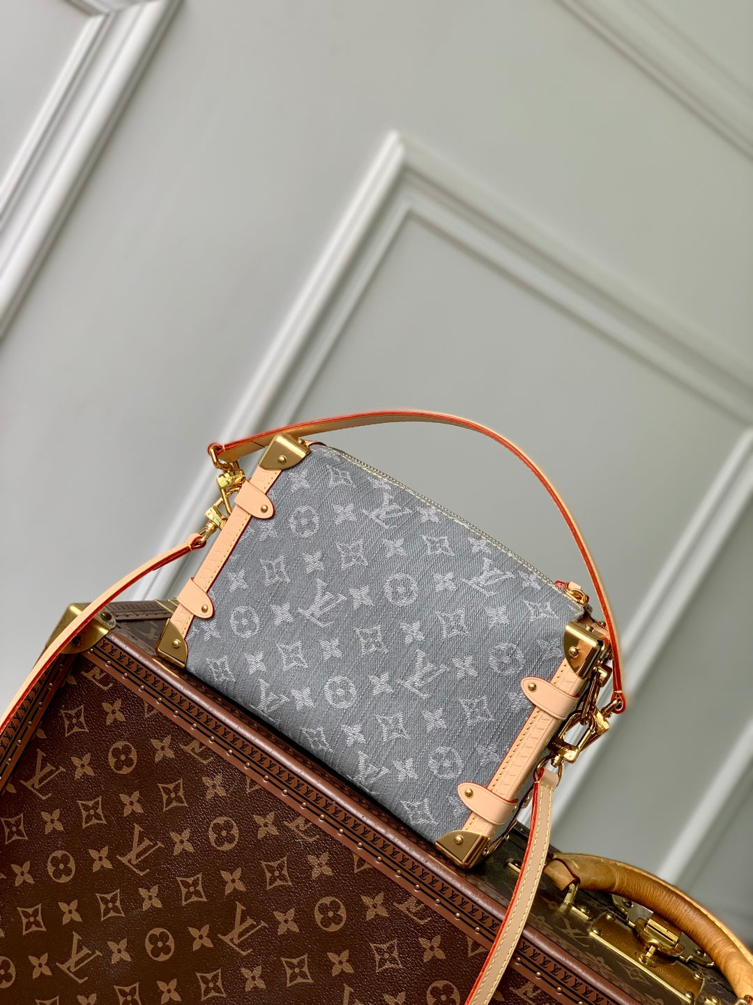 SIDE TRUNK 23.5 IN GREY MONOGRAM DENIM LIGHT BROWN CALFSKIN
