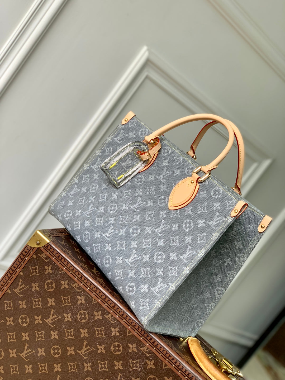 ONTHEGO ORGANIZER 35 IN GREY MONOGRAM DENIM LIGHT BROWN CALFSKIN