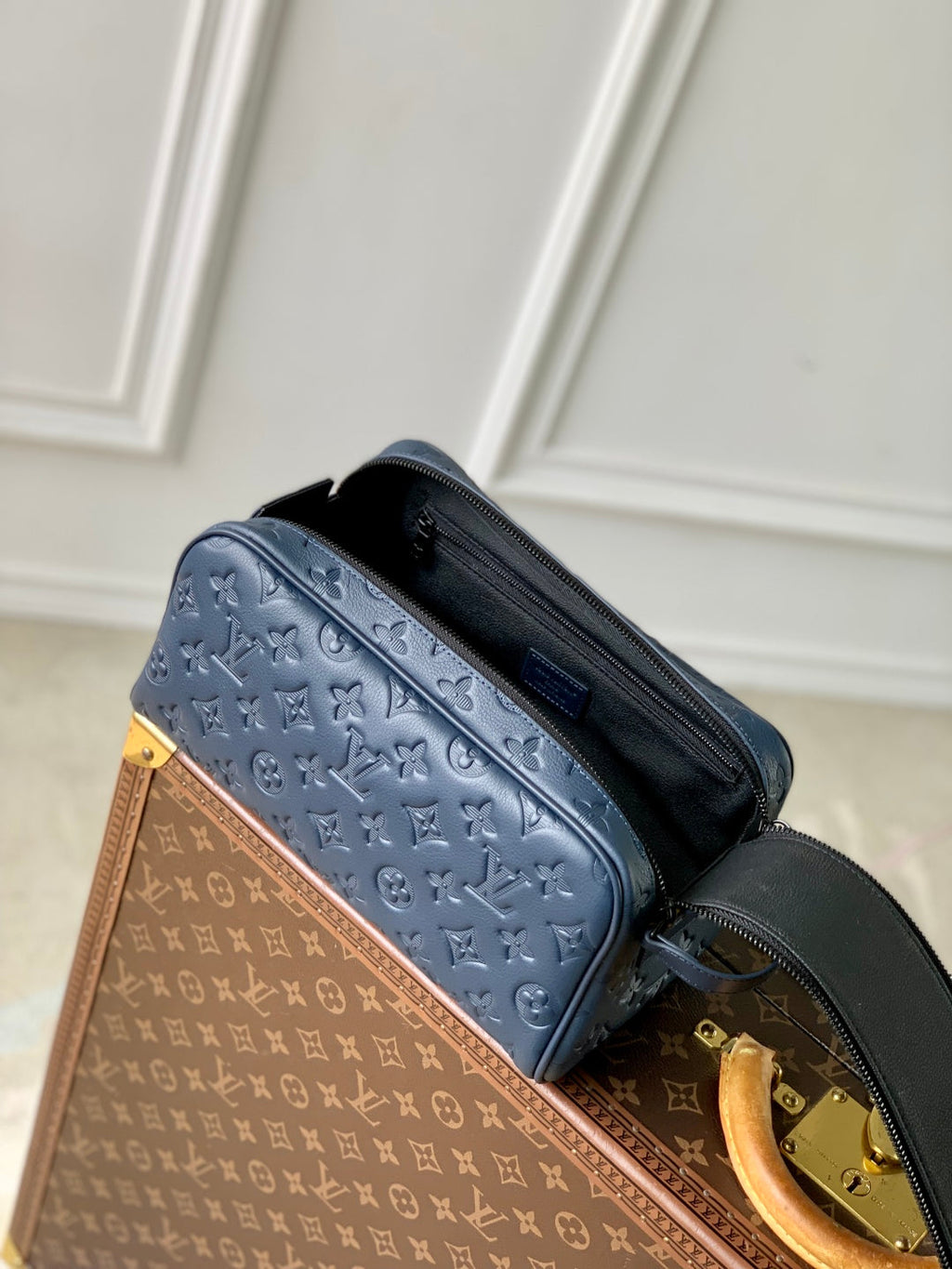 DOPP KIT 28 IN DARK BLUE MONOGRAM SHADOW CALFSKIN