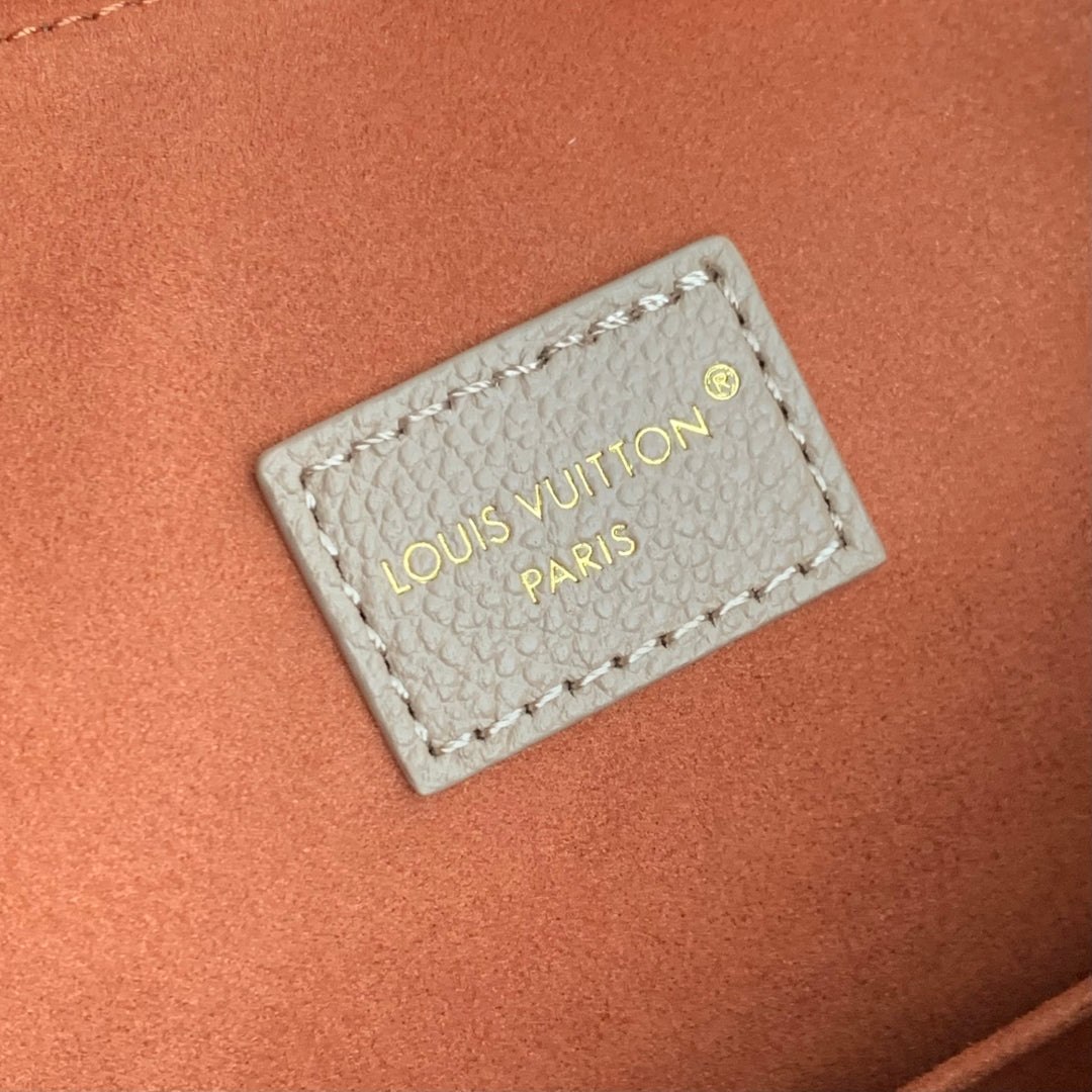 LOW KEY COOKIE MM 32 IN WALNUT BROWN CALFSKIN BROWN MONOGRAM TAG