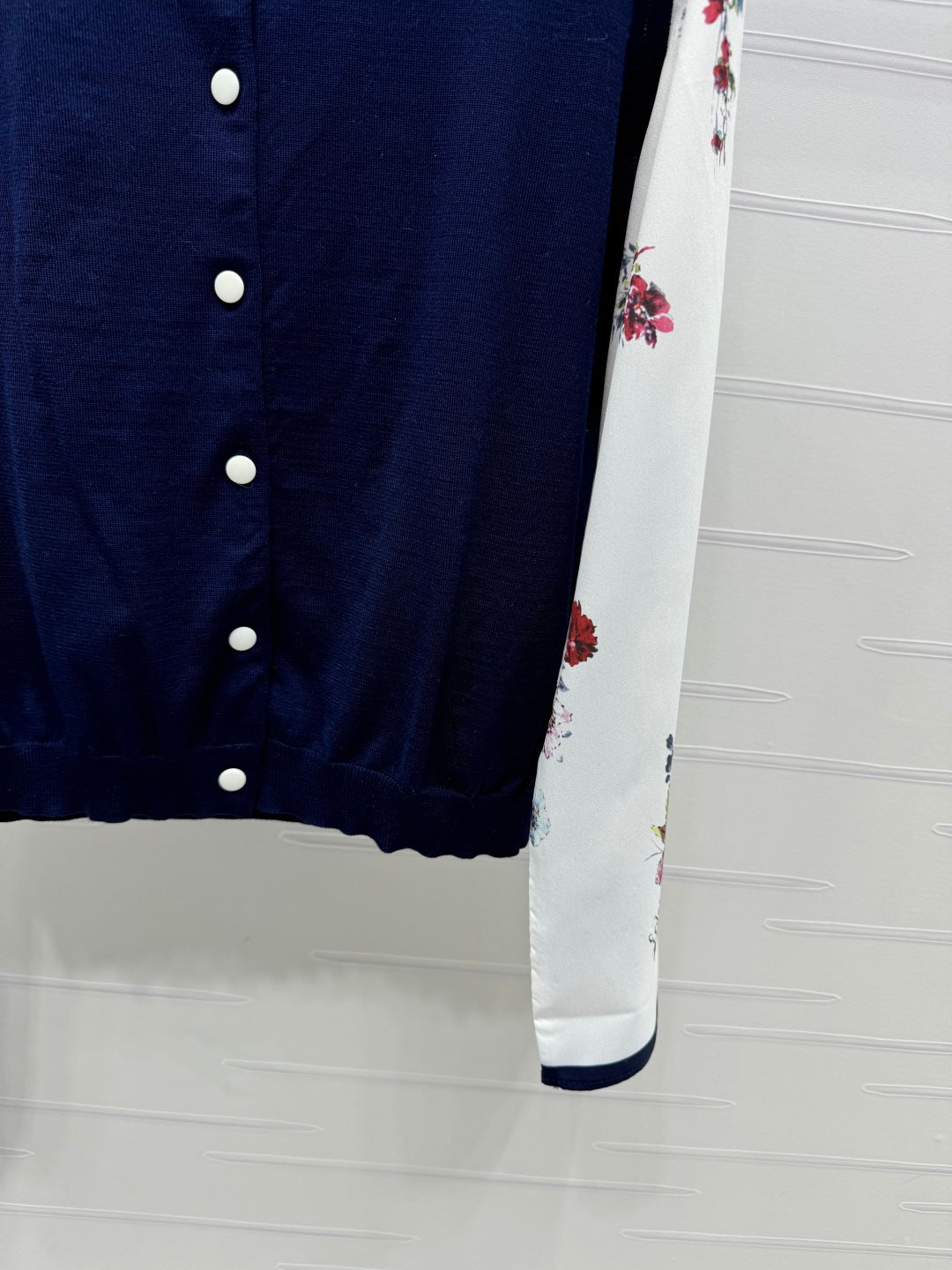 ERDOS FLORAL PATTERN CREW NECK LONG-SLEEVE KNIT CARDIGAN 274824