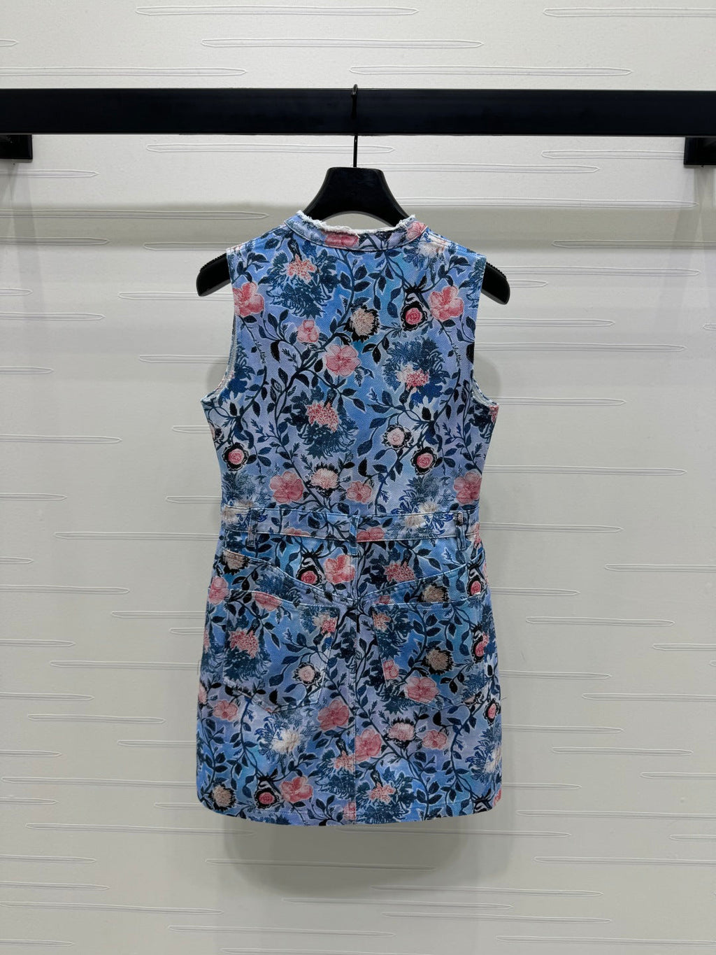 LV 25S ROUND NECK SLEEVELESS DRESS 264202