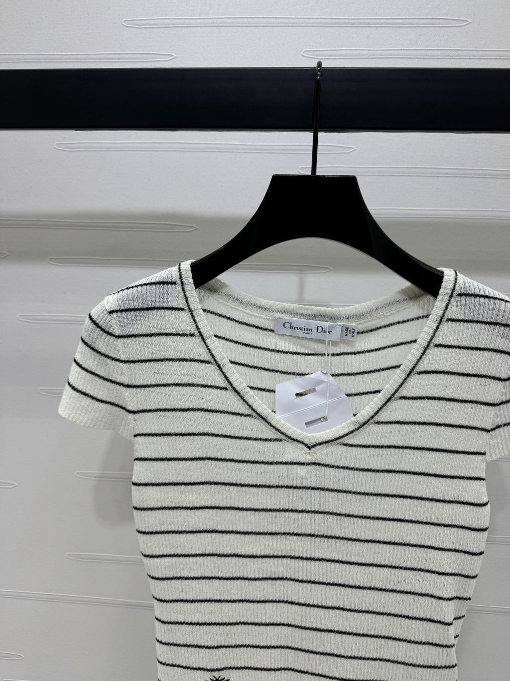 DIOR 25S SHORT SLEEVE STRIPED V-NECK SWEATER 264078