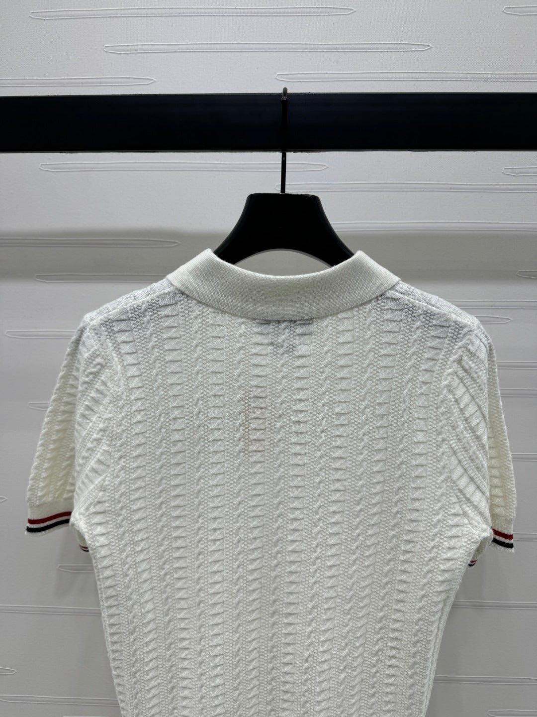 THOM SHORT-SLEEVE KNIT TOP WITH EMBROIDERED DOG MOTIF 274871