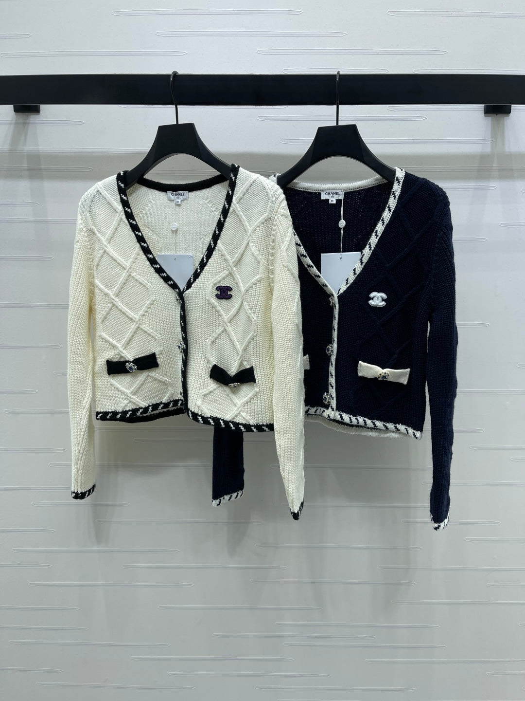 CHANEL 25S CARDIGAN STYLE 198