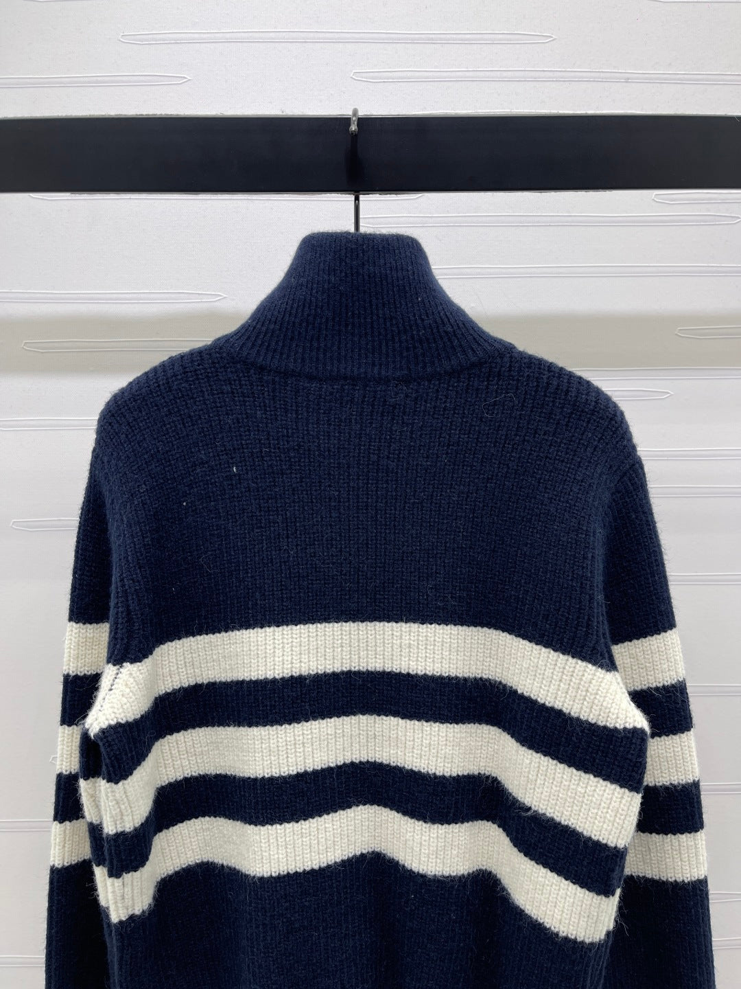 MIUMIU CARDIGAN STYLE 527