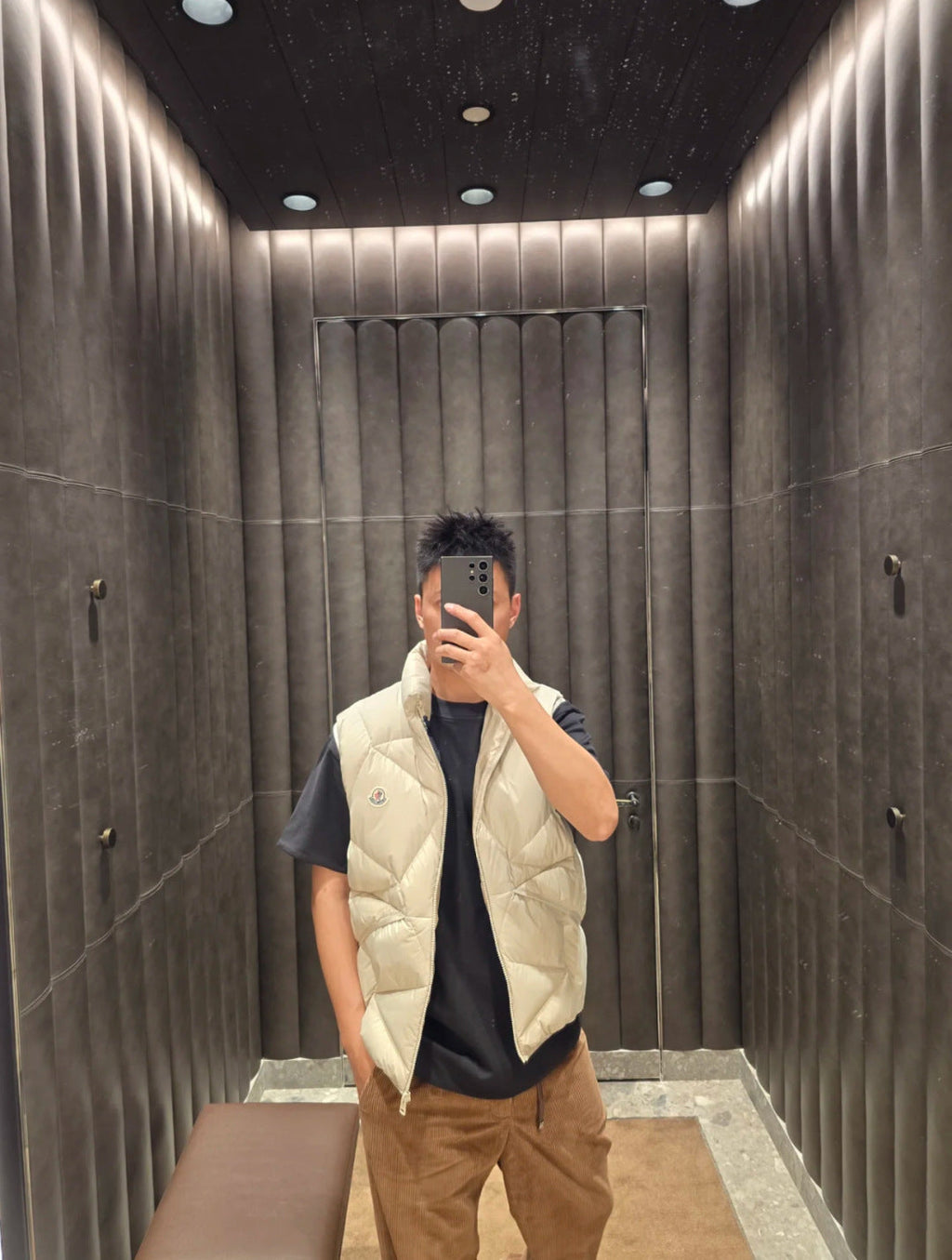 MONCLER 25S SLEEVELESS JACKET 462