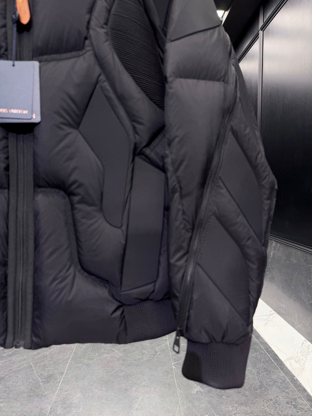 LV 25S DOWN JACKET 574436