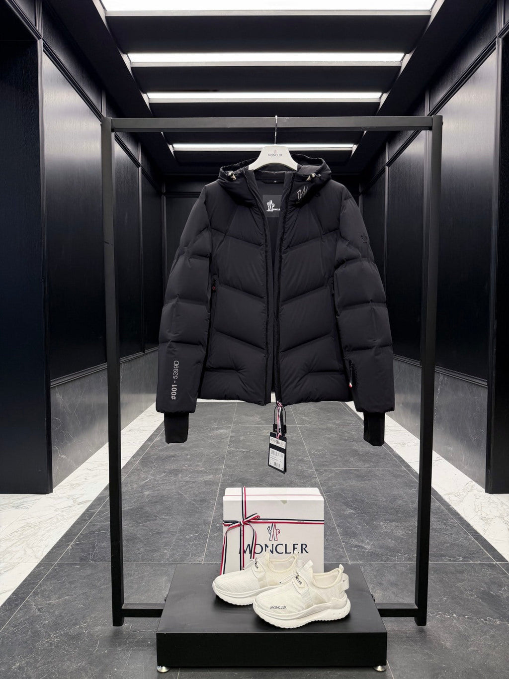 MONCLER 25S DOWN JACKET 427