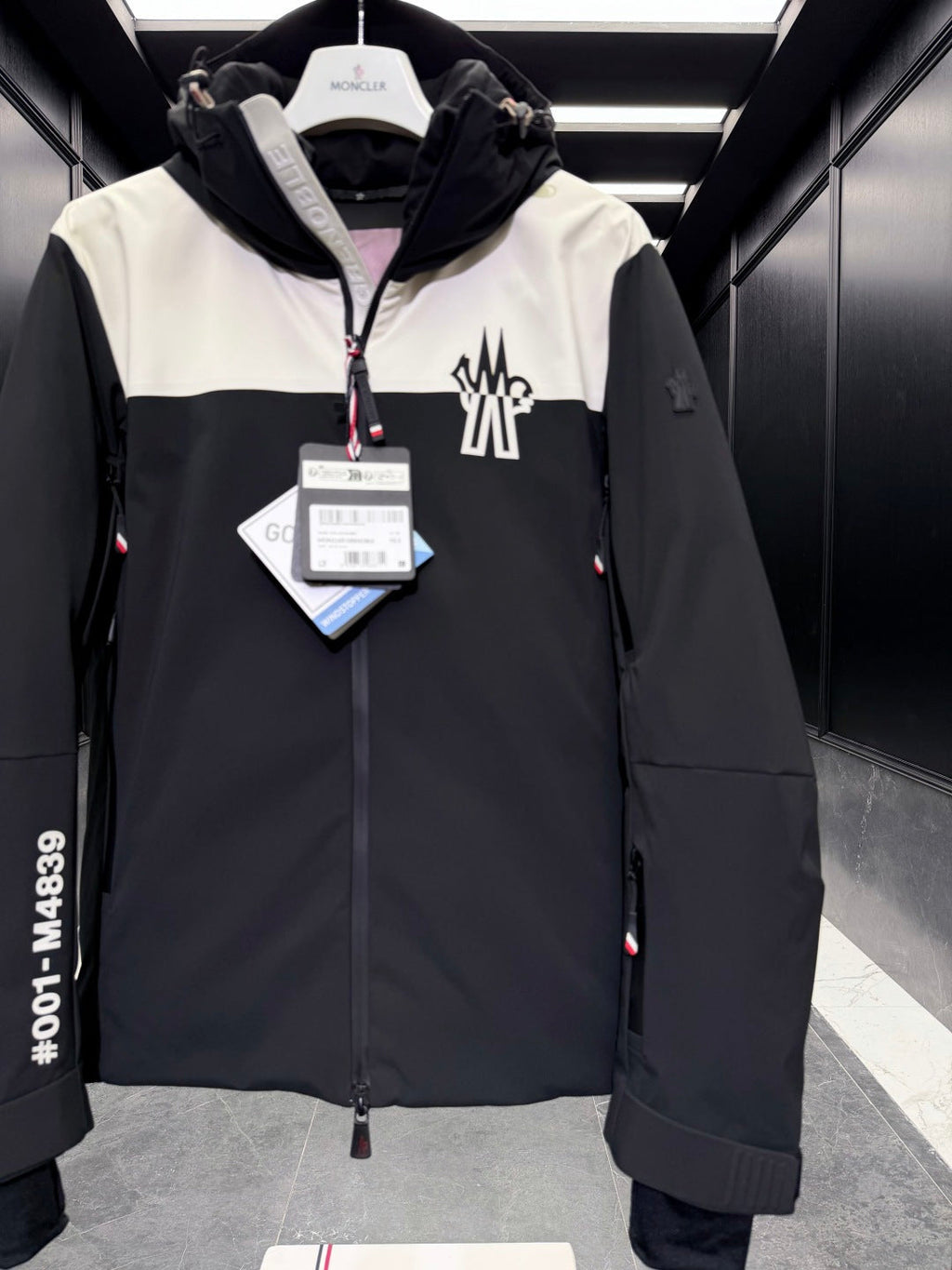 MONCLER 25S LUXURY DOWN JACKET 276