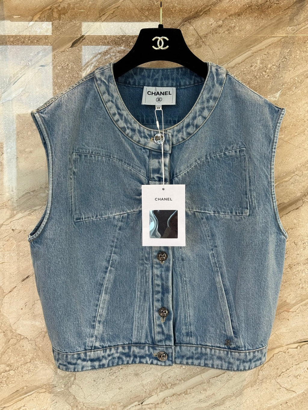 CHANEL 25S SLEEVELESS DENIM VEST 391