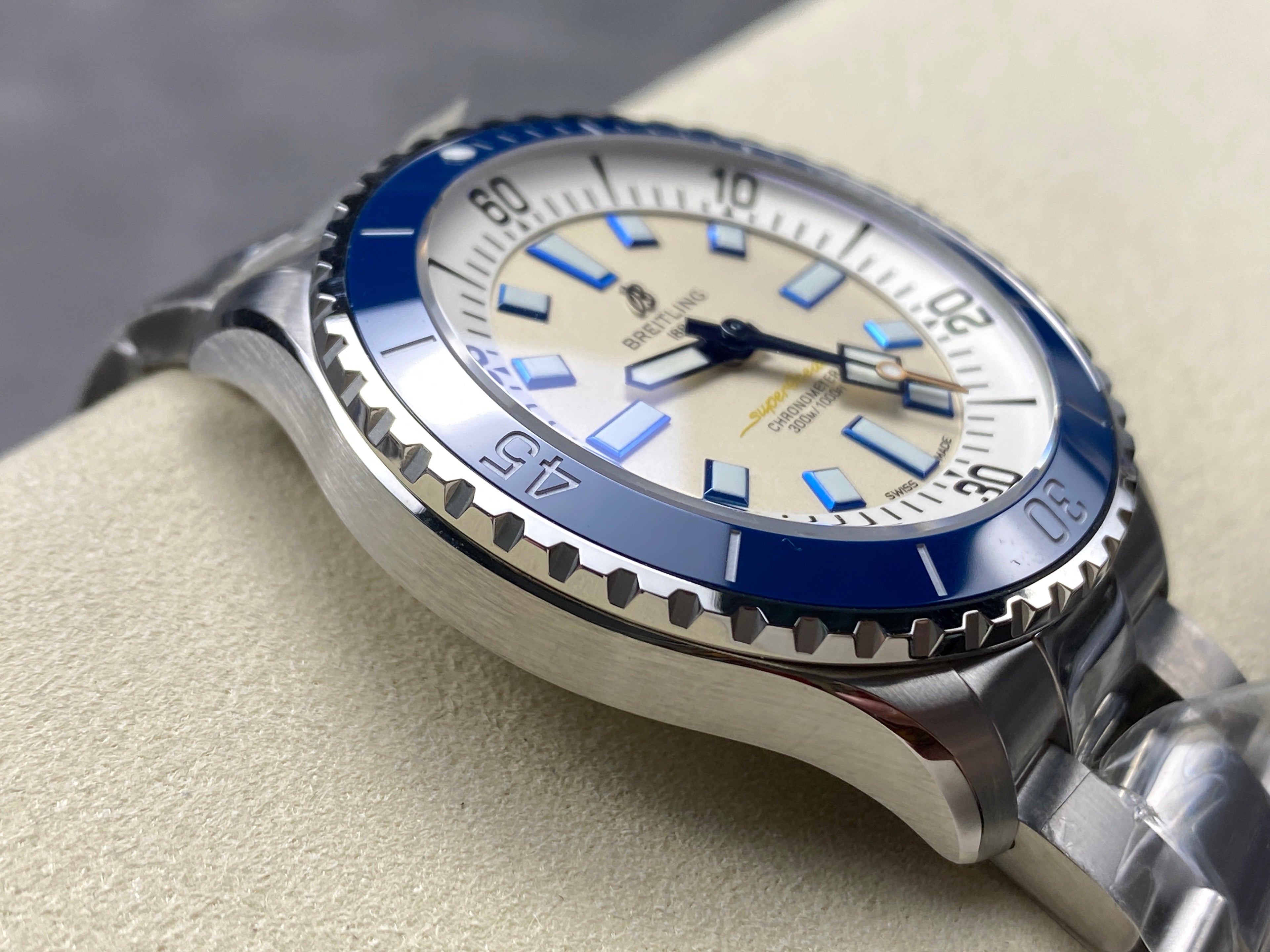 SUPEROCEAN AUTOMATIC 44 STEEL CASE NAVY BLUE CERAMIC BEZEL