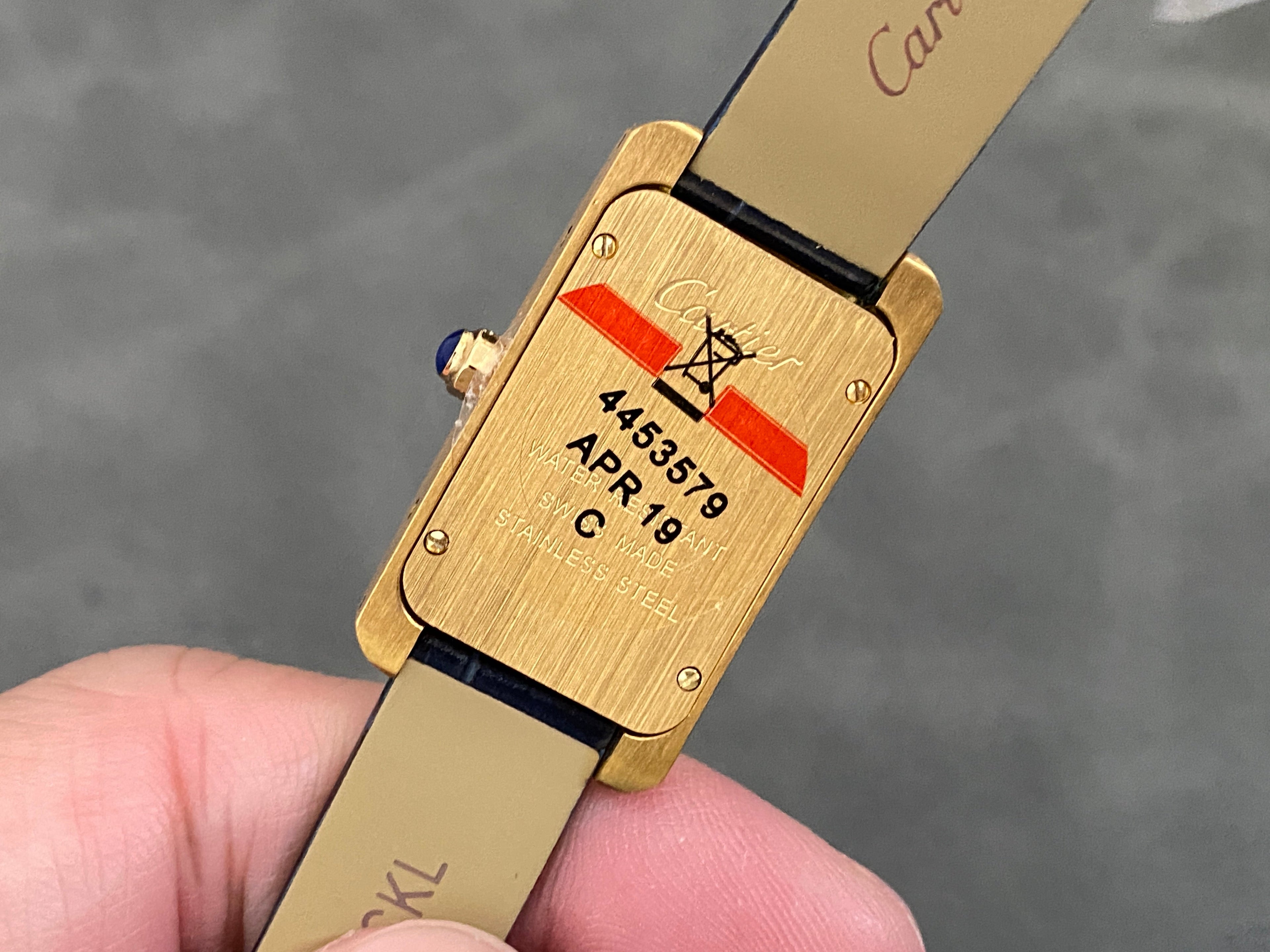 TANK AMÉRICAINE WATCH GOLD CASE WITH BLACK LEATHER STRAP