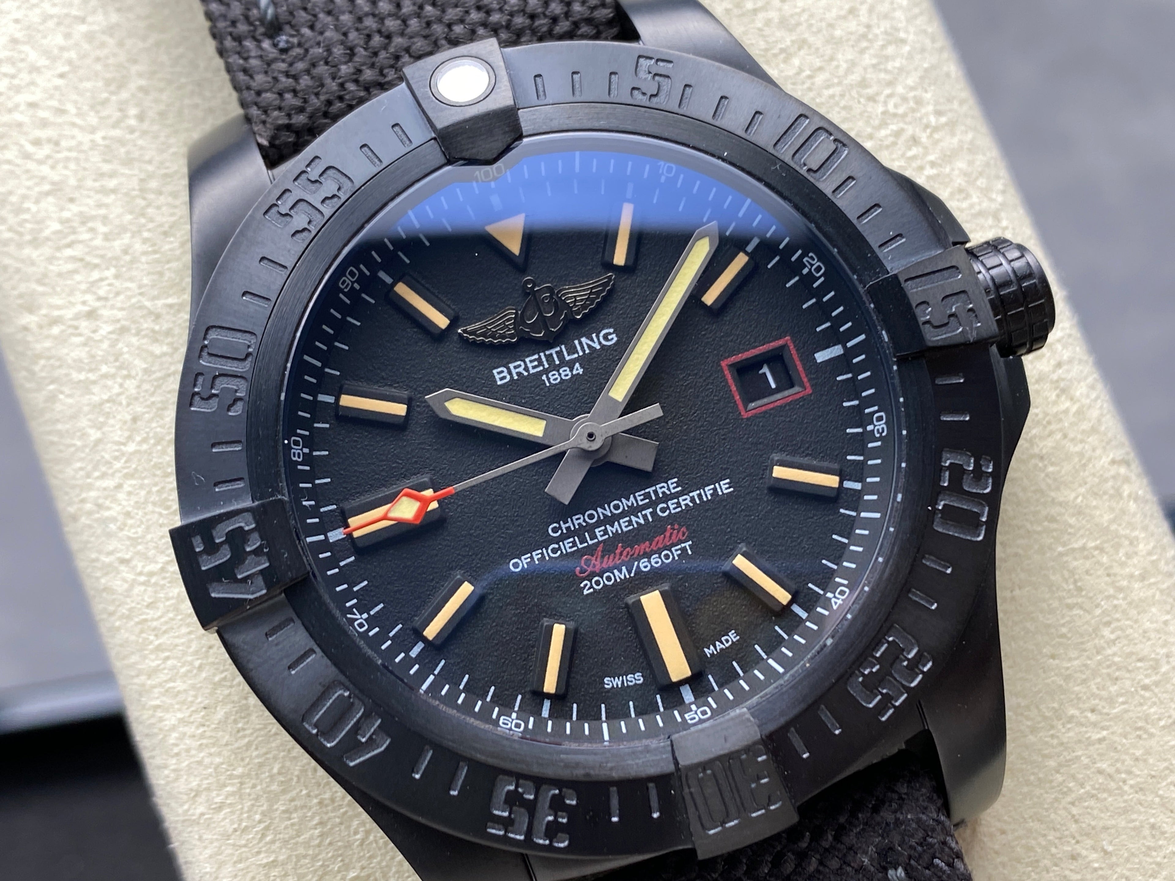 AVENGER BLACKBIRD TITANIUM CASE BLACK NYLON STRAP