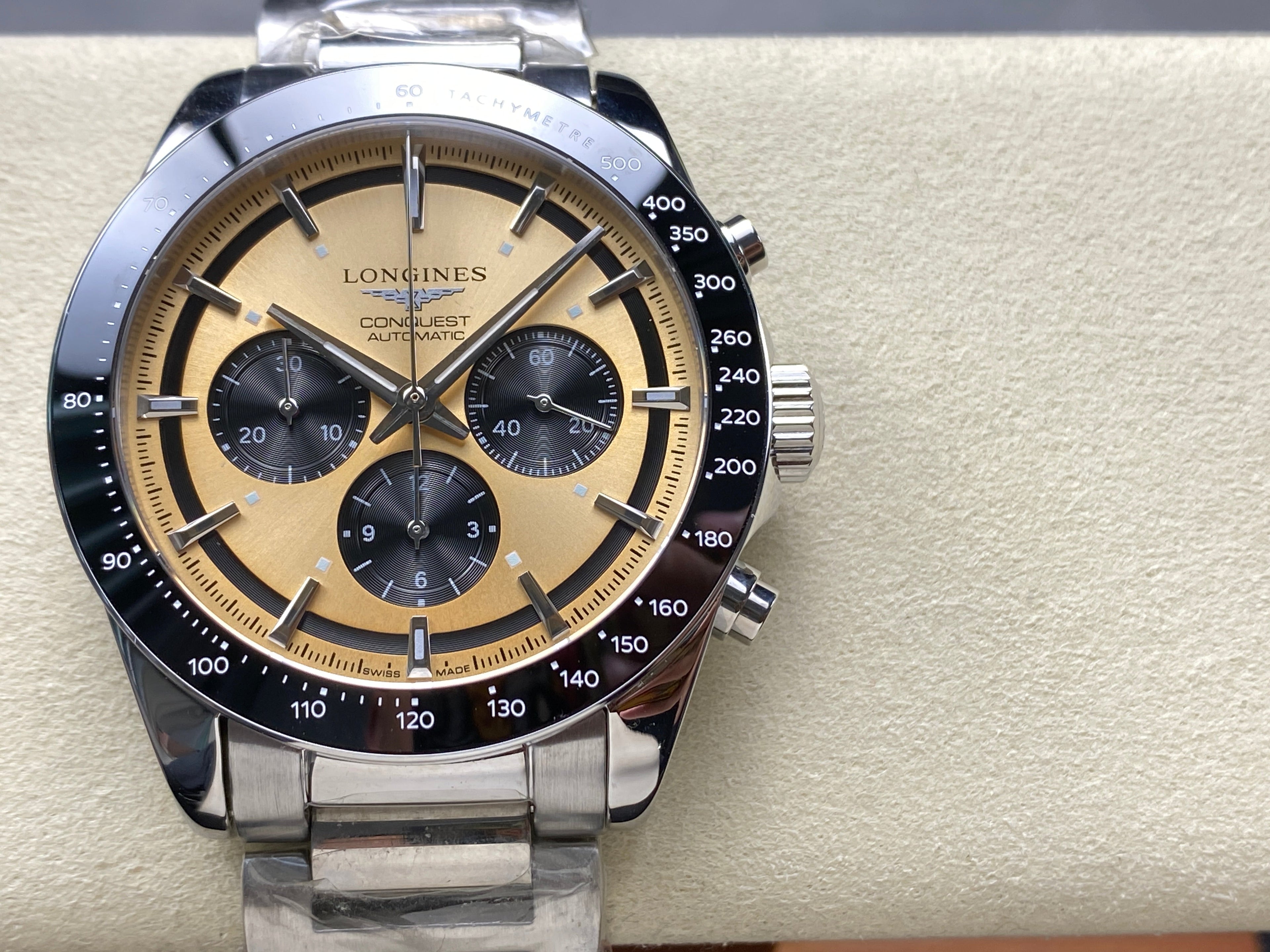CONQUEST CHRONOGRAPH 42 MM SILVER CASE WITH GOLD DIAL