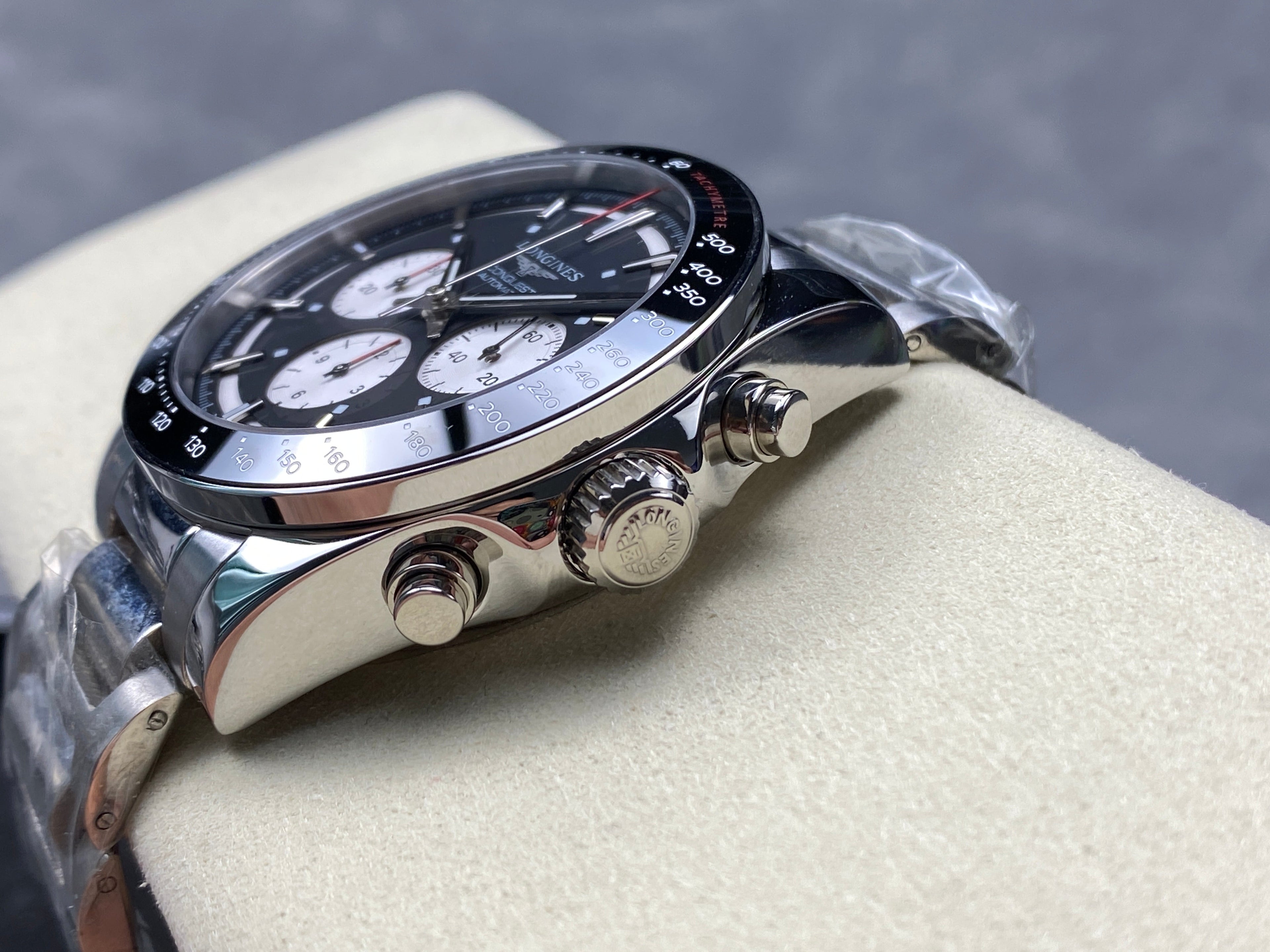 CONQUEST CHRONOGRAPH 42 MM SILVER CASE WITH BLACK DIAL