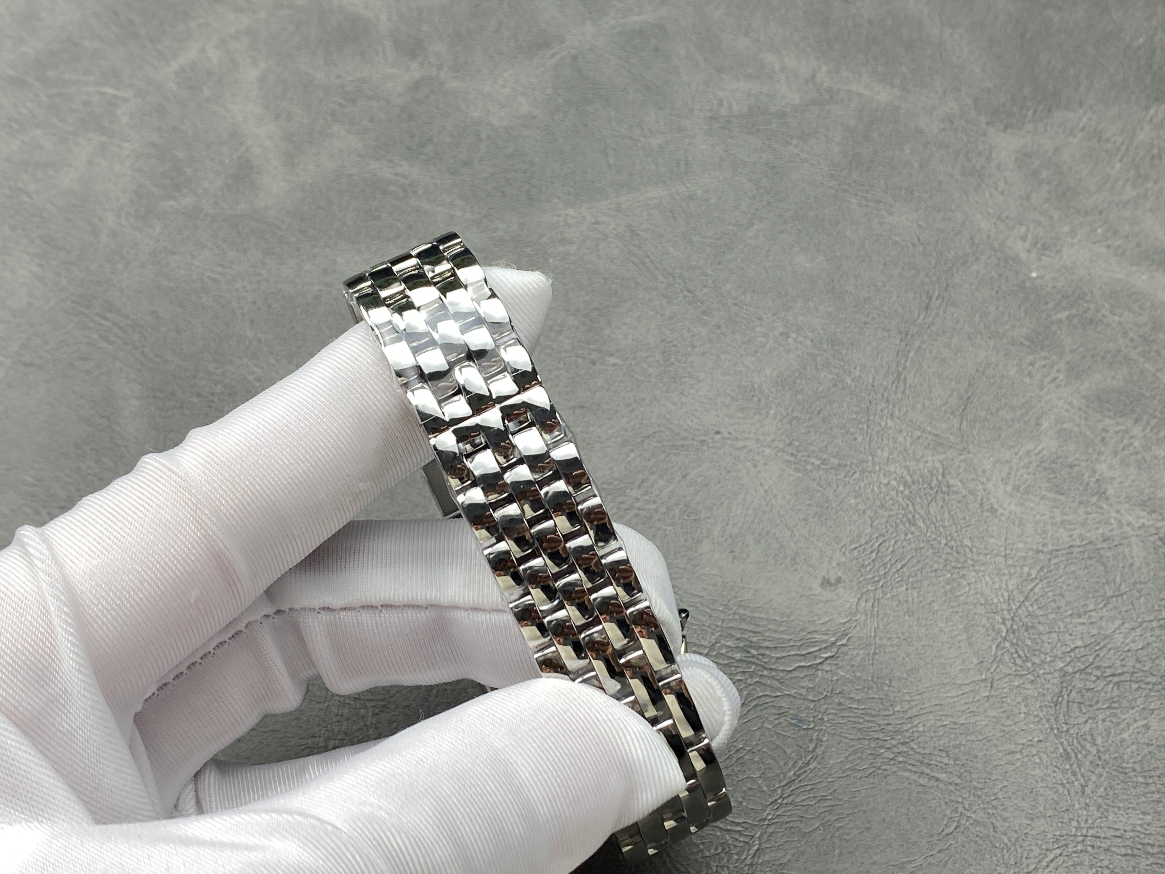 PANTHÈRE MINI MODEL DE CARTIER WATCH SILVER CASE