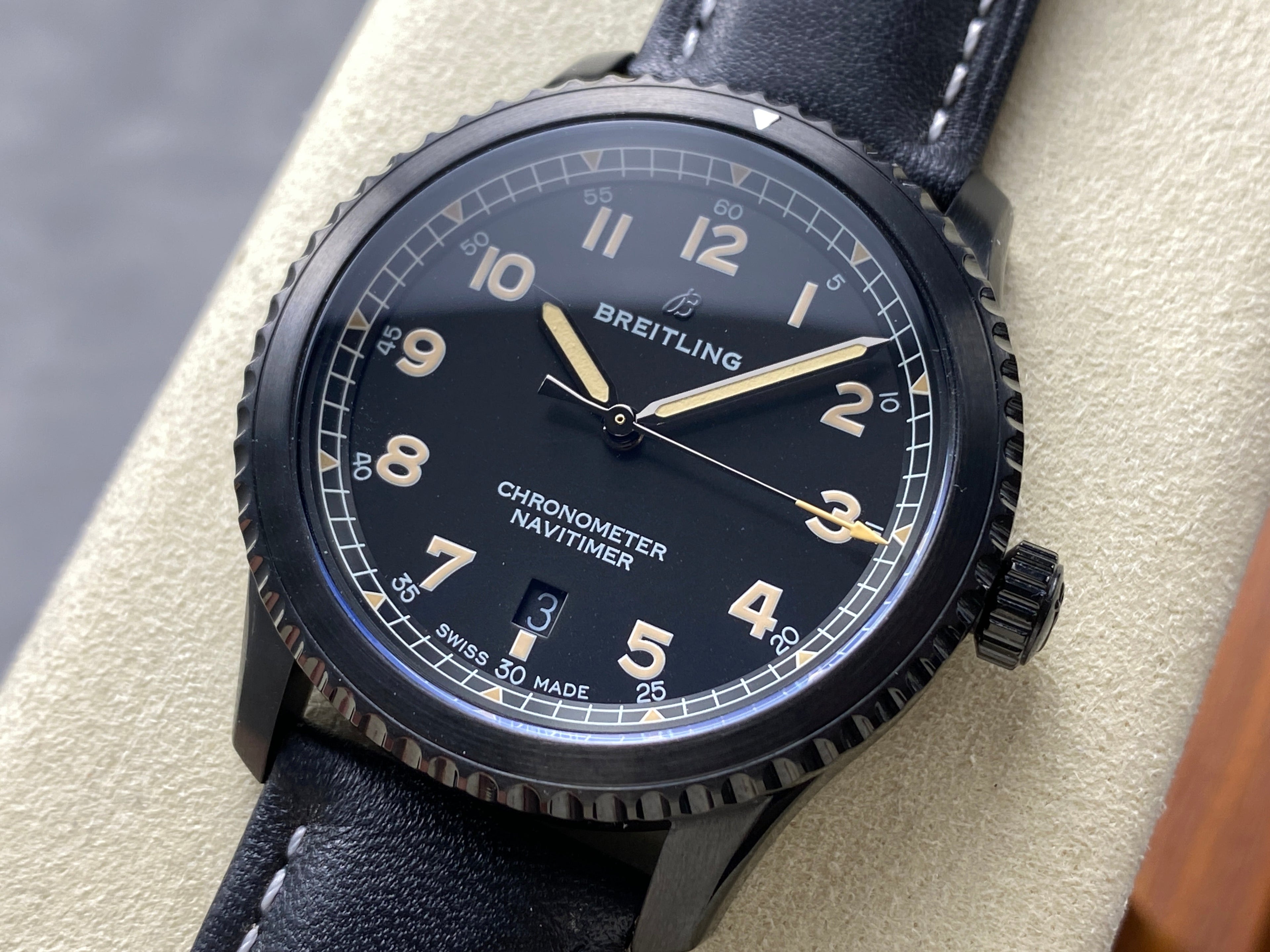 AVIATOR 8 AUTOMATIC STEEL CASE BLACK CALFSKIN STRAP