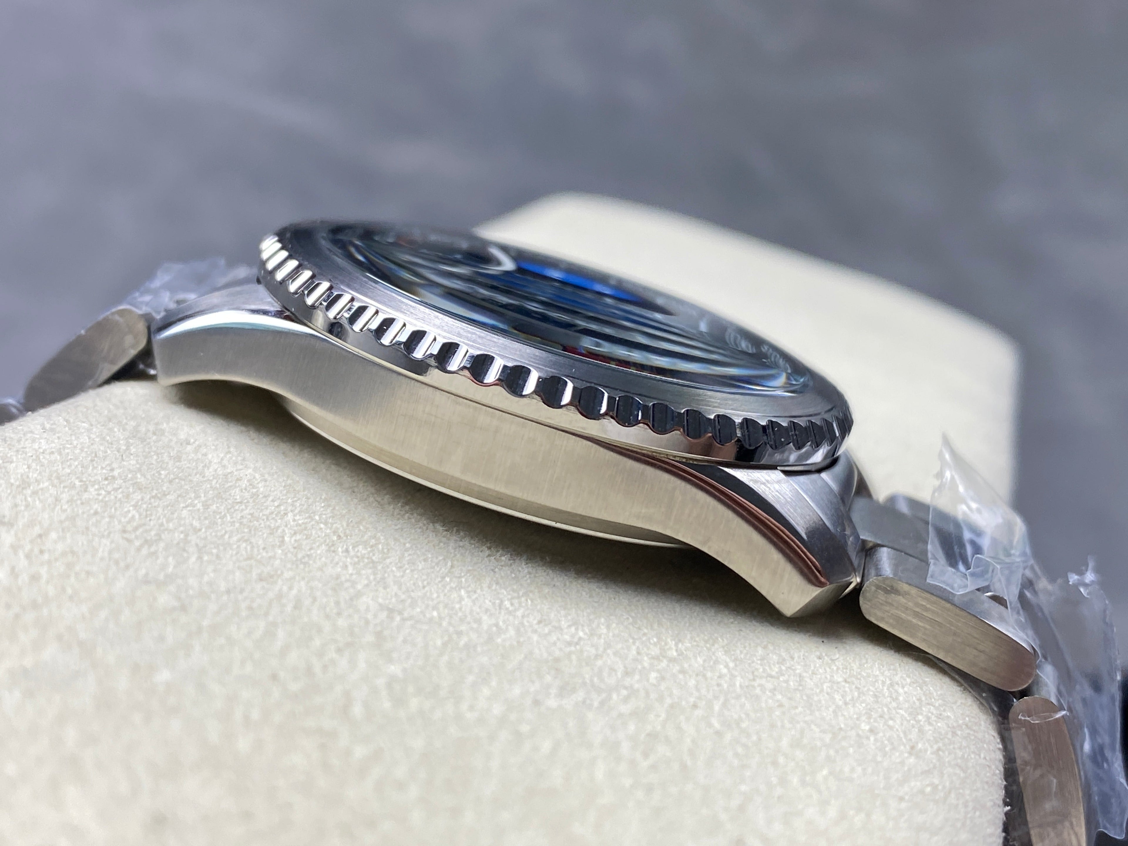 AVIATOR 8 AUTOMATIC ALL STEEL BLACK MIX BLUE DIAL