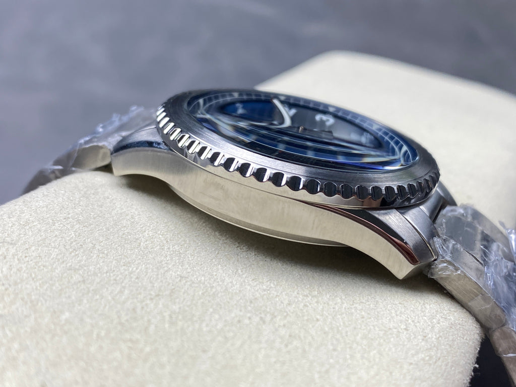 AVIATOR 8 AUTOMATIC ALL STEEL BLUE DIAL