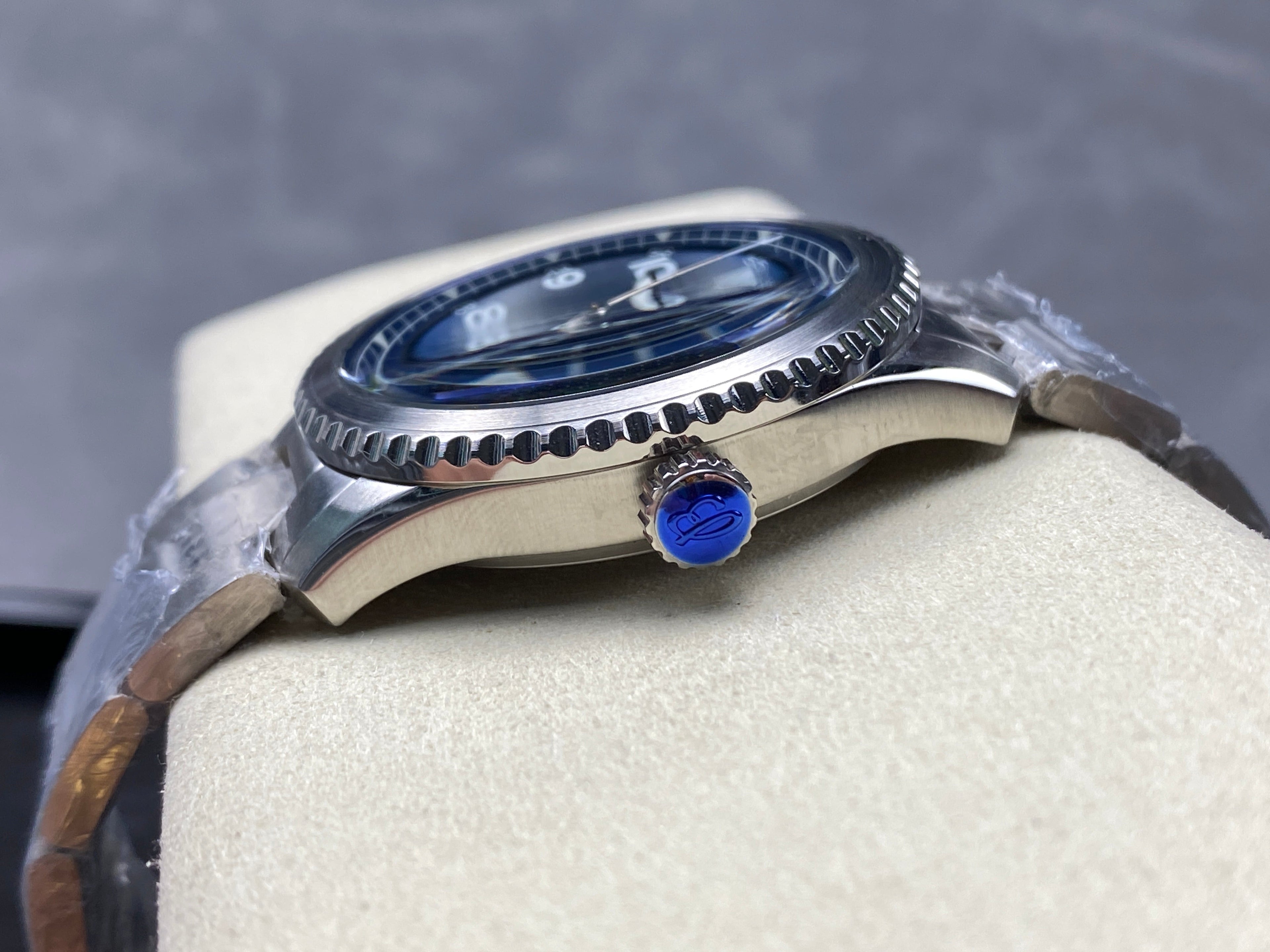 AVIATOR 8 AUTOMATIC ALL STEEL BLUE DIAL