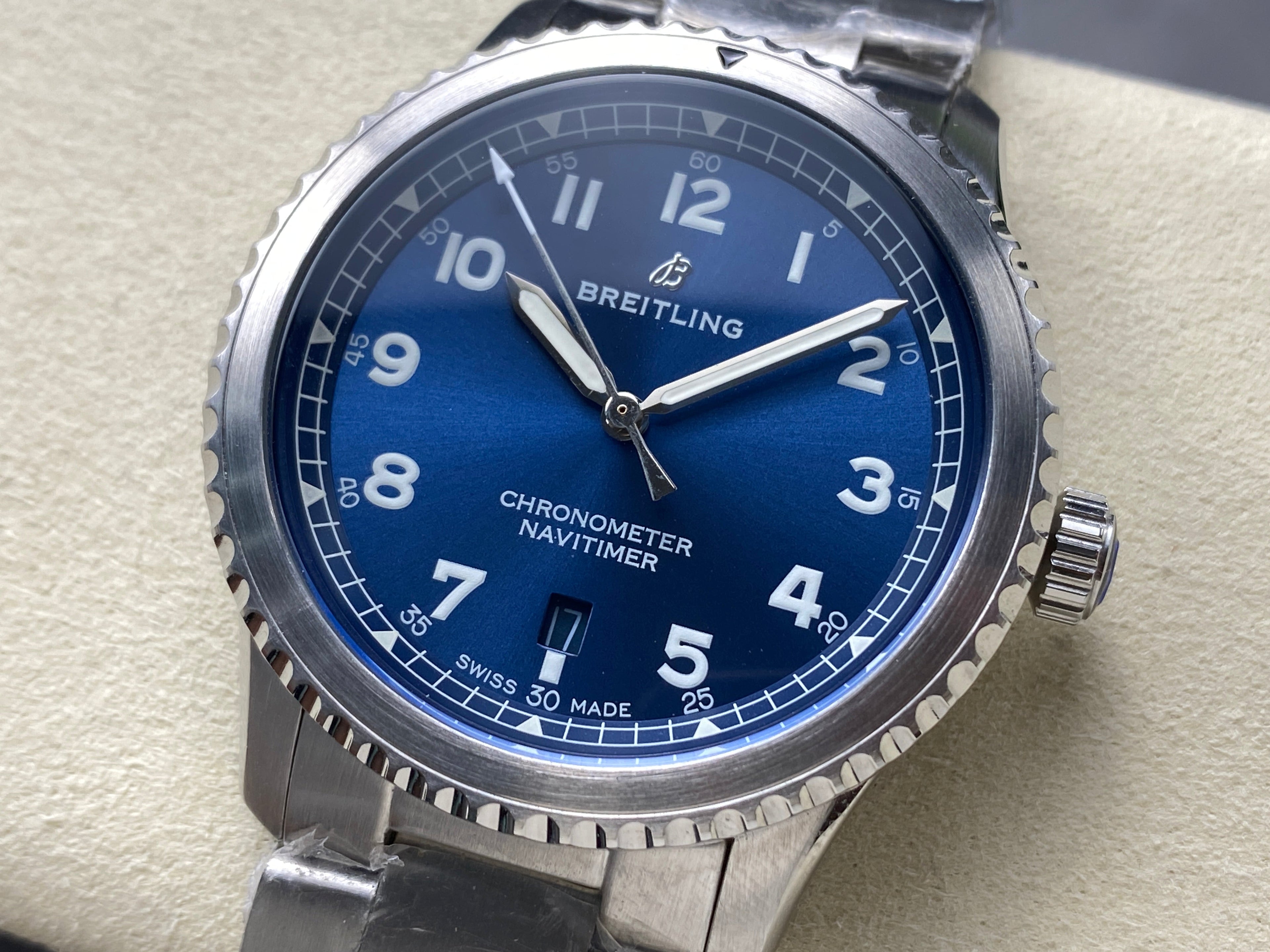 AVIATOR 8 AUTOMATIC ALL STEEL BLUE DIAL