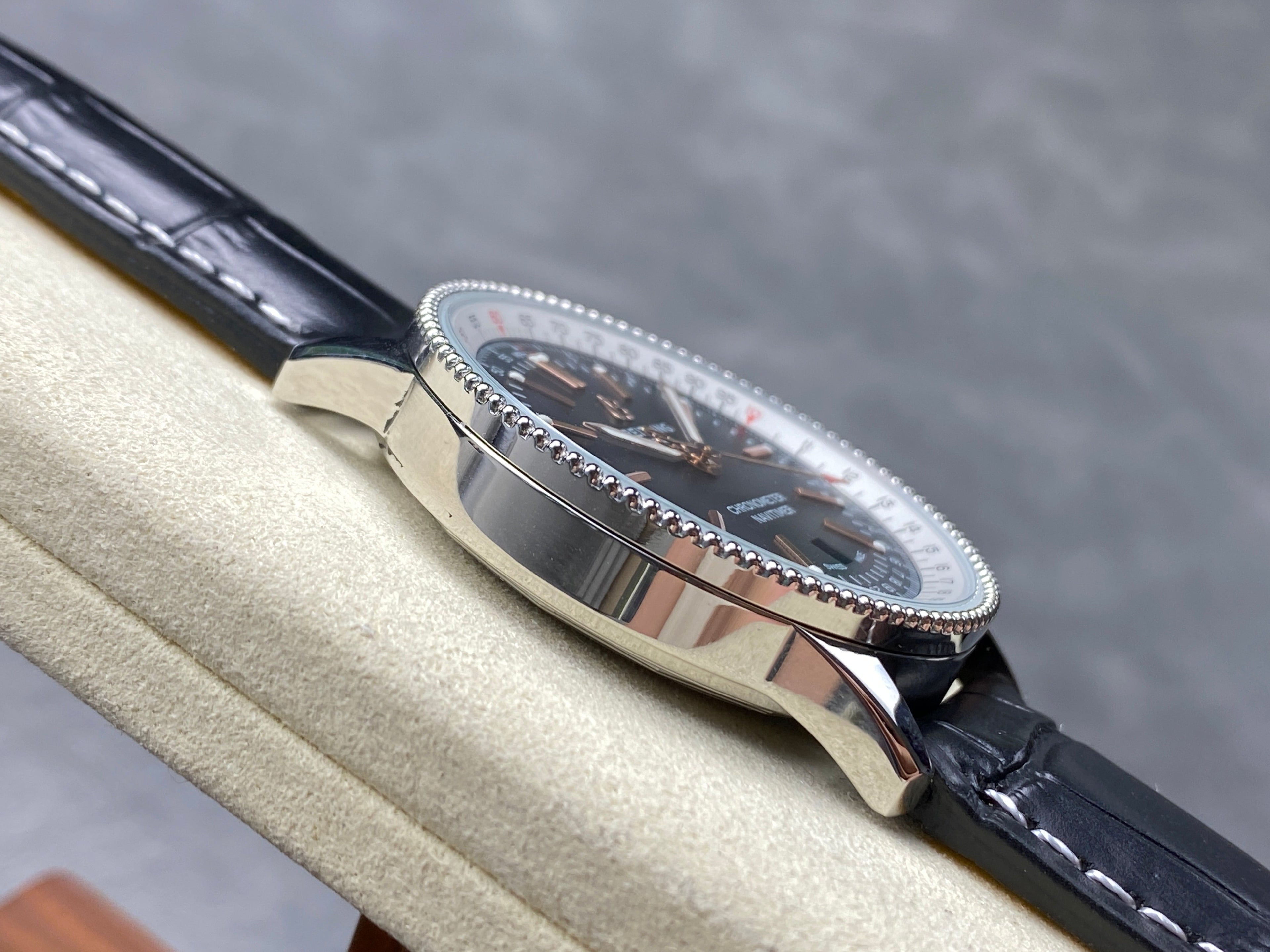 NAVITIMER AUTOMATIC 41 STEEL CASE BLACK ALLIGATOR LEATHER STRAP