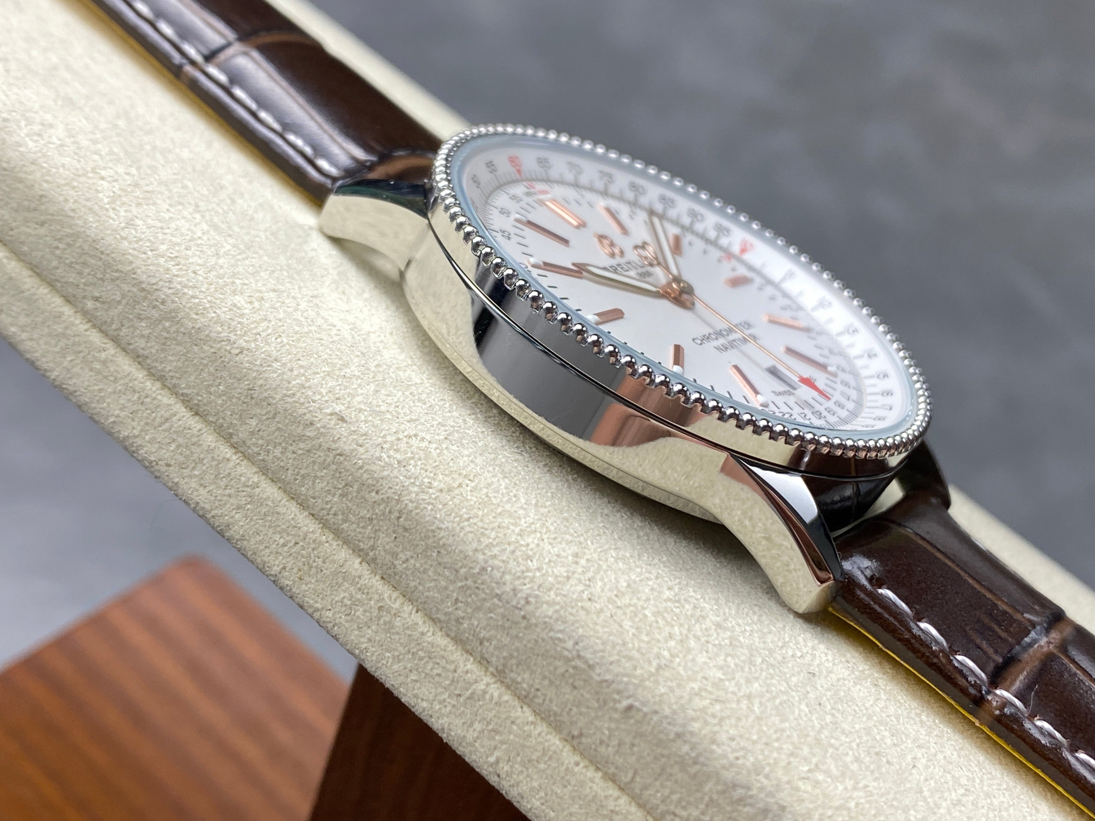 NAVITIMER AUTOMATIC 41 STEEL CASE BROWN ALLIGATOR LEATHER STRAP