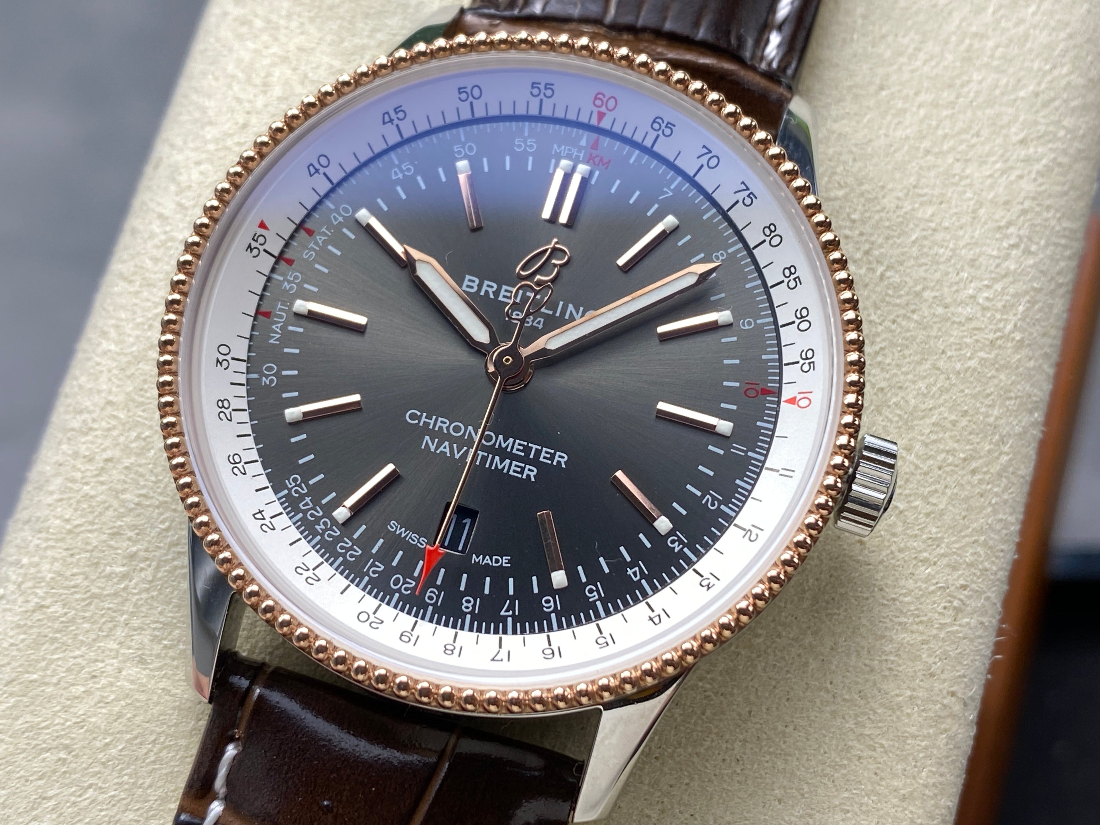 NAVITIMER AUTOMATIC 41 RED GOLD AND STEEL CASE BLACK MIX WHITE DIAL