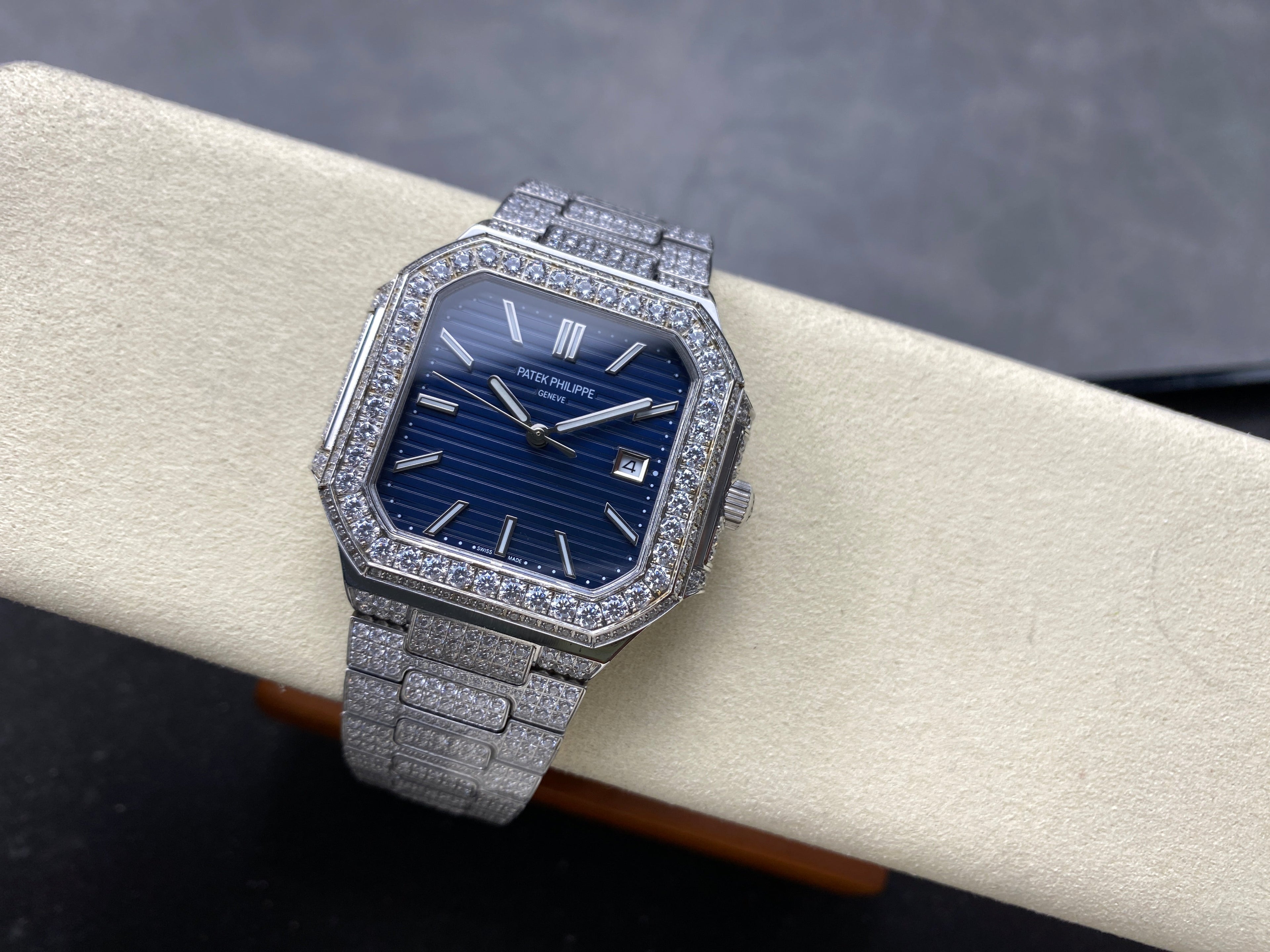 CUBITUS AUTOMATIC ALL STEEL ATTACHED DIAMOND NAVY BLUE DIAL