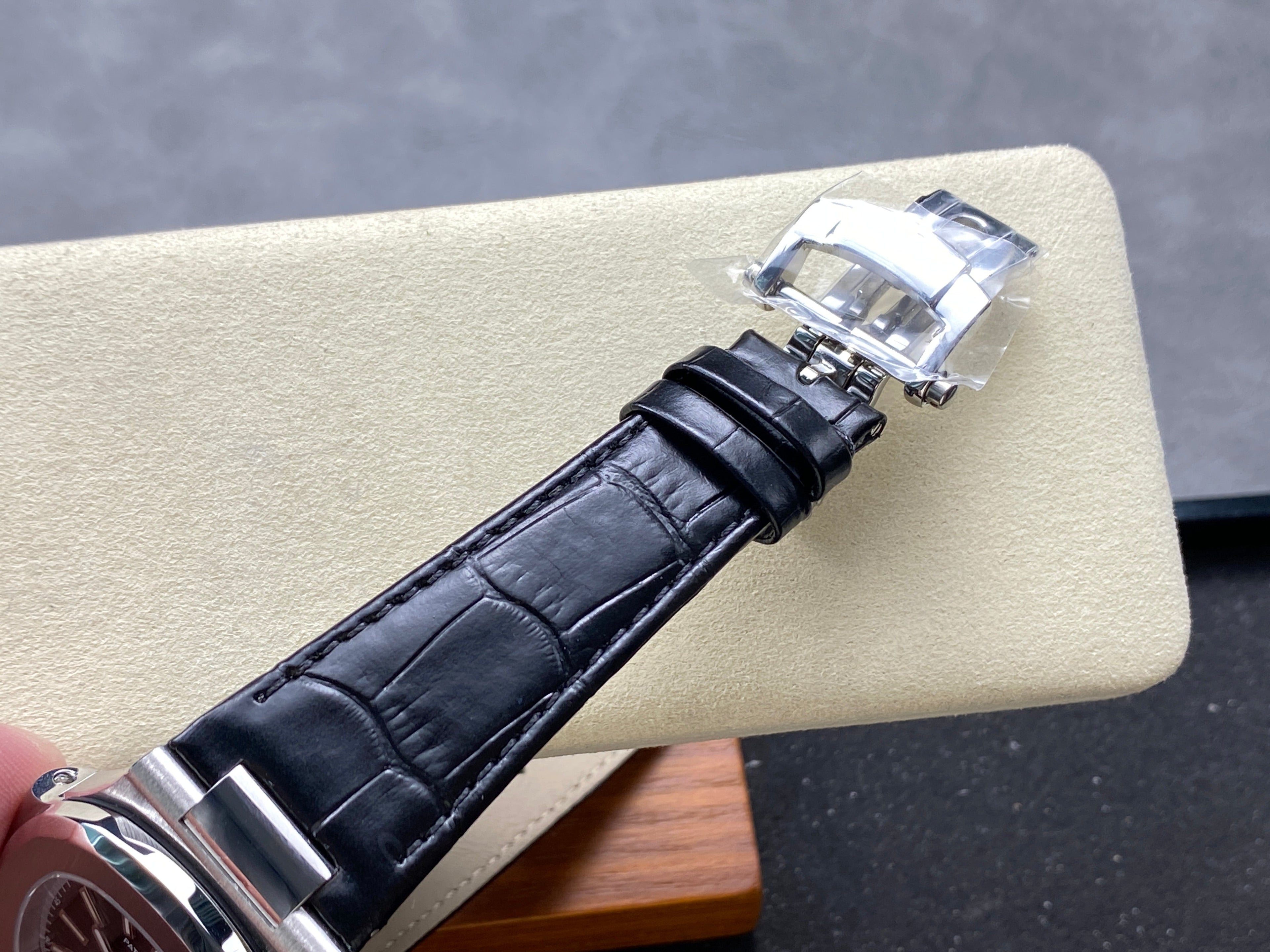 NAUTILUS STEEL CASE BLACK DIAL