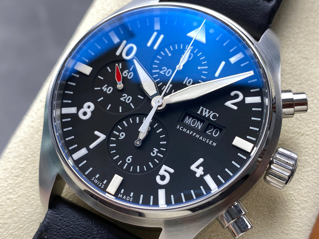 PILOT'S WATCH MARK XX STAINLESS STEEL CASE WITH BLACK LEATHER TRAP AND DIAL
