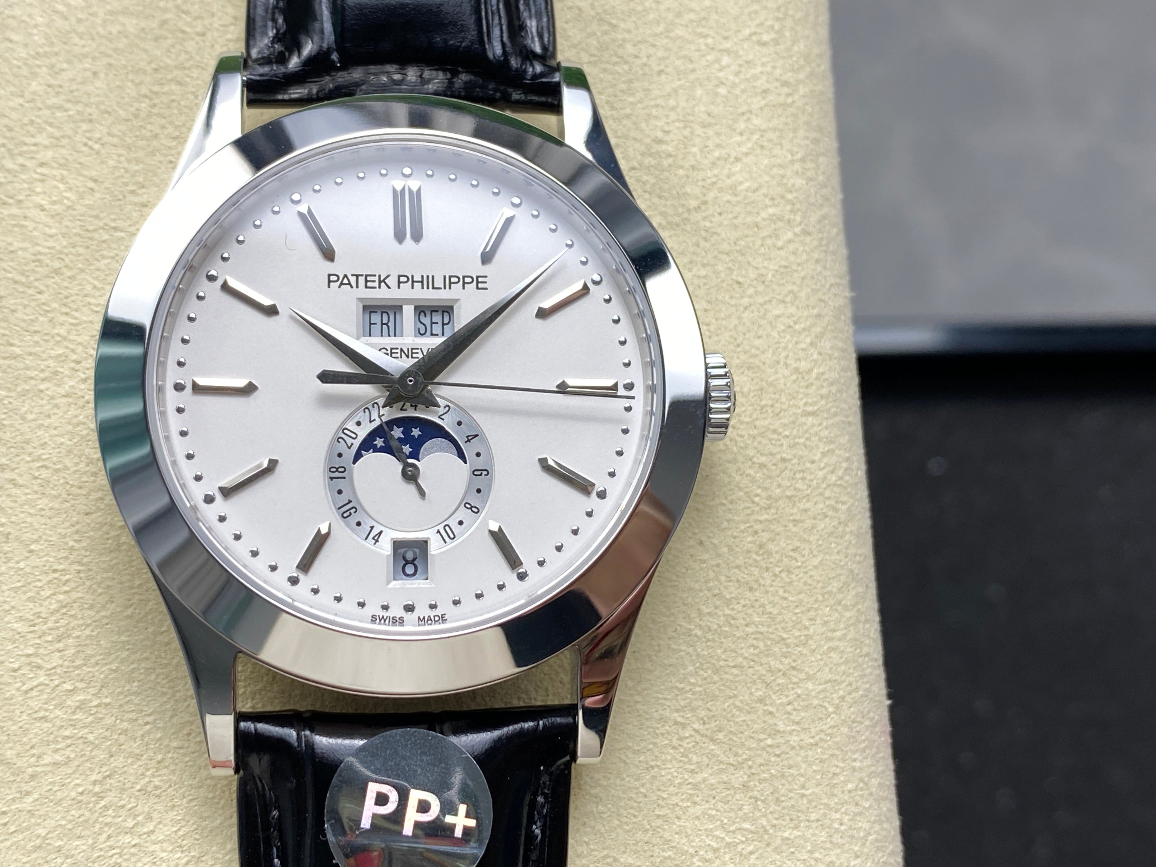 ANNUAL CALENDAR SELF-WINDING WHITE GOLD CASE BROWN BLACK STRAP