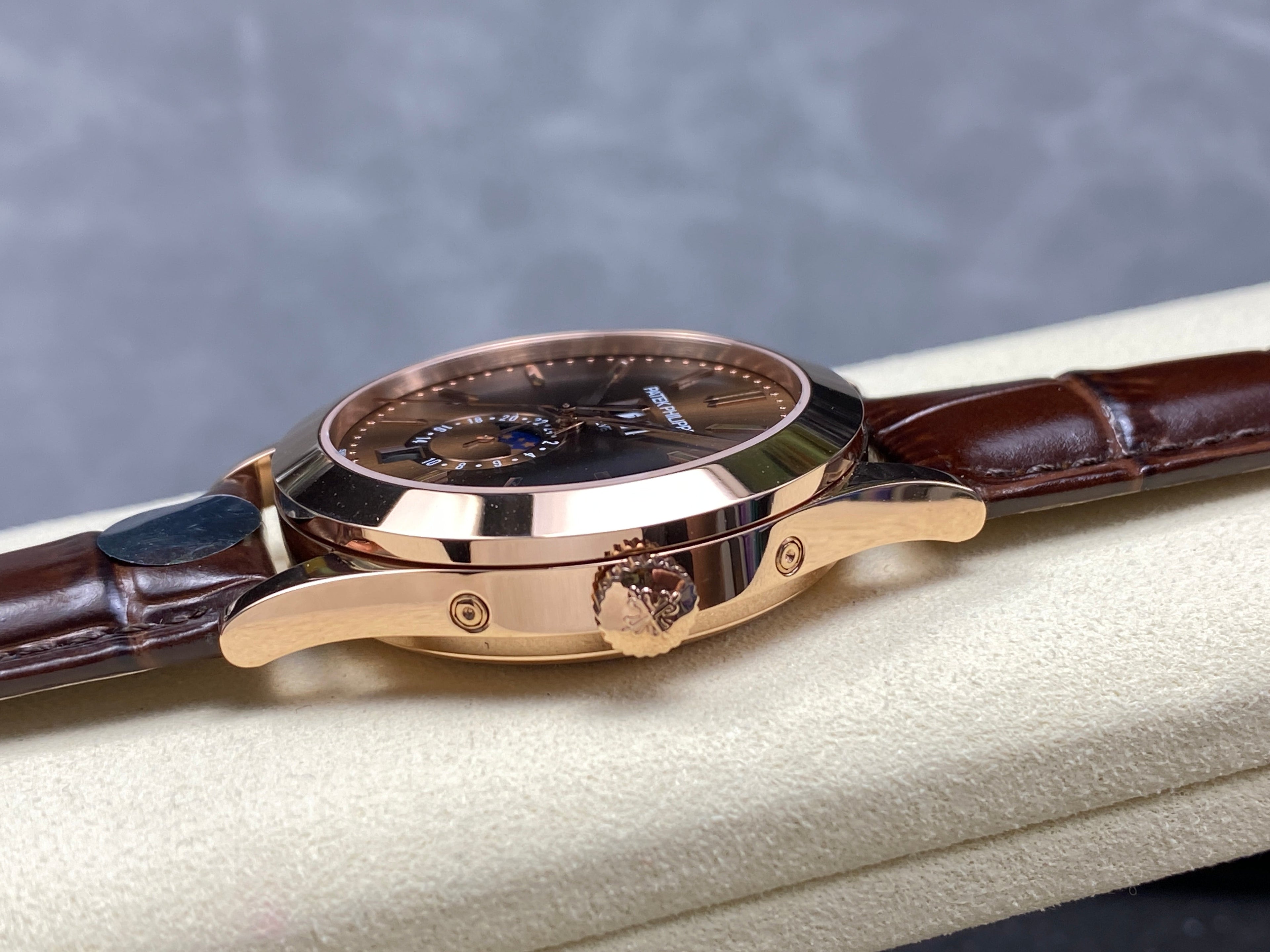 ANNUAL CALENDAR SELF-WINDING ROSE GOLD CASE BROWN SUNBURST DIAL