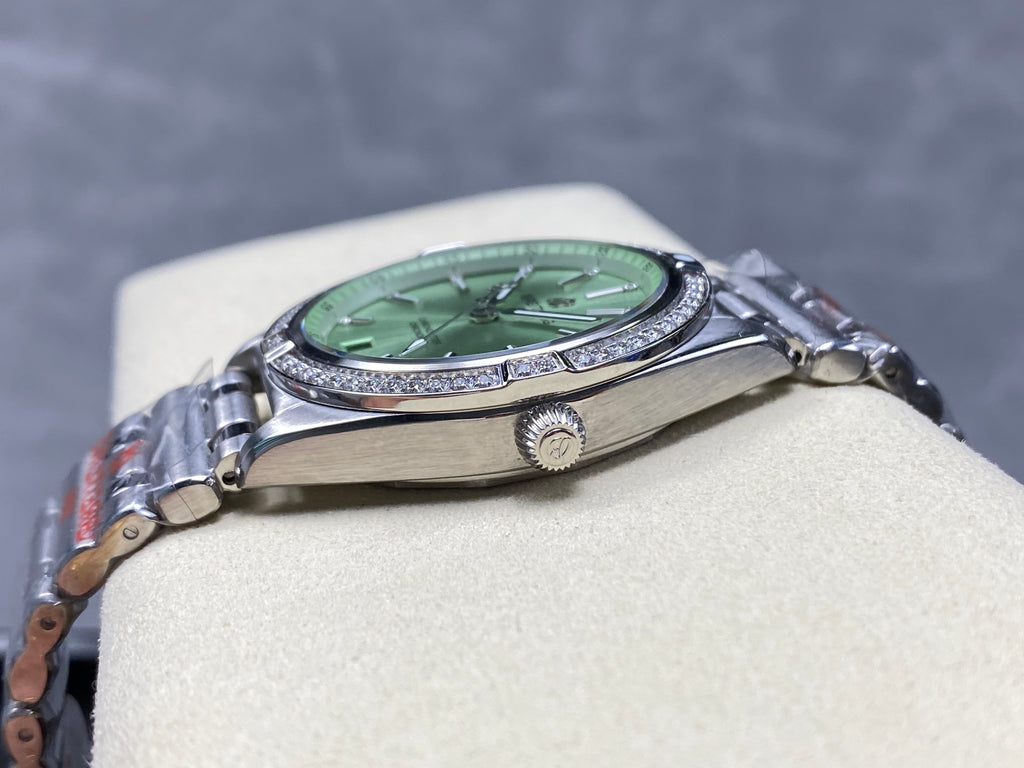 CHRONOMAT AUTOMATIC 36 STEEL WITH DIAMOND BEZEL LIGHT GREEN DIAL
