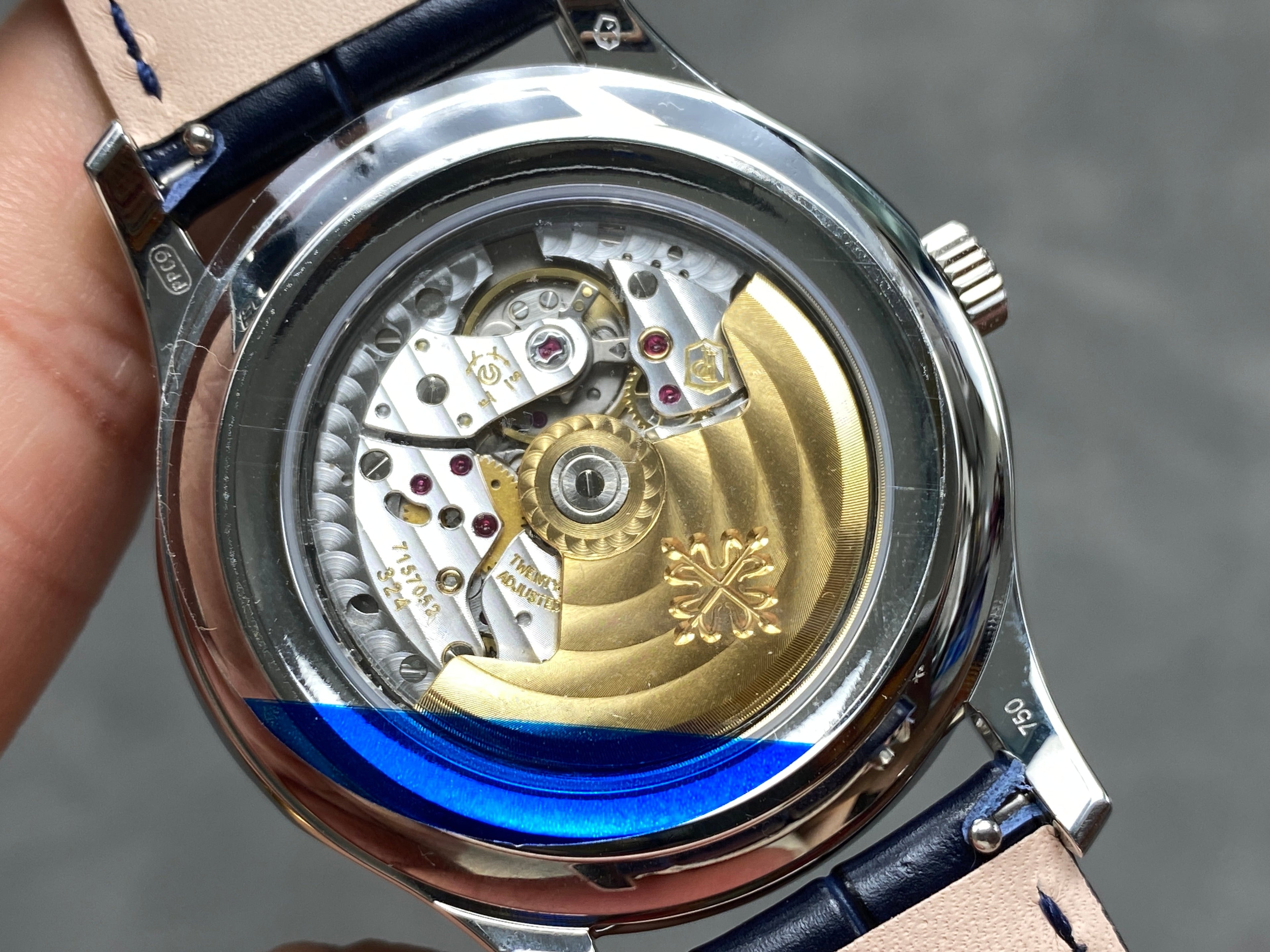 ANNUAL CALENDAR SELF-WINDING WHITE GOLD CASE BLUE SUNBURST DIAL