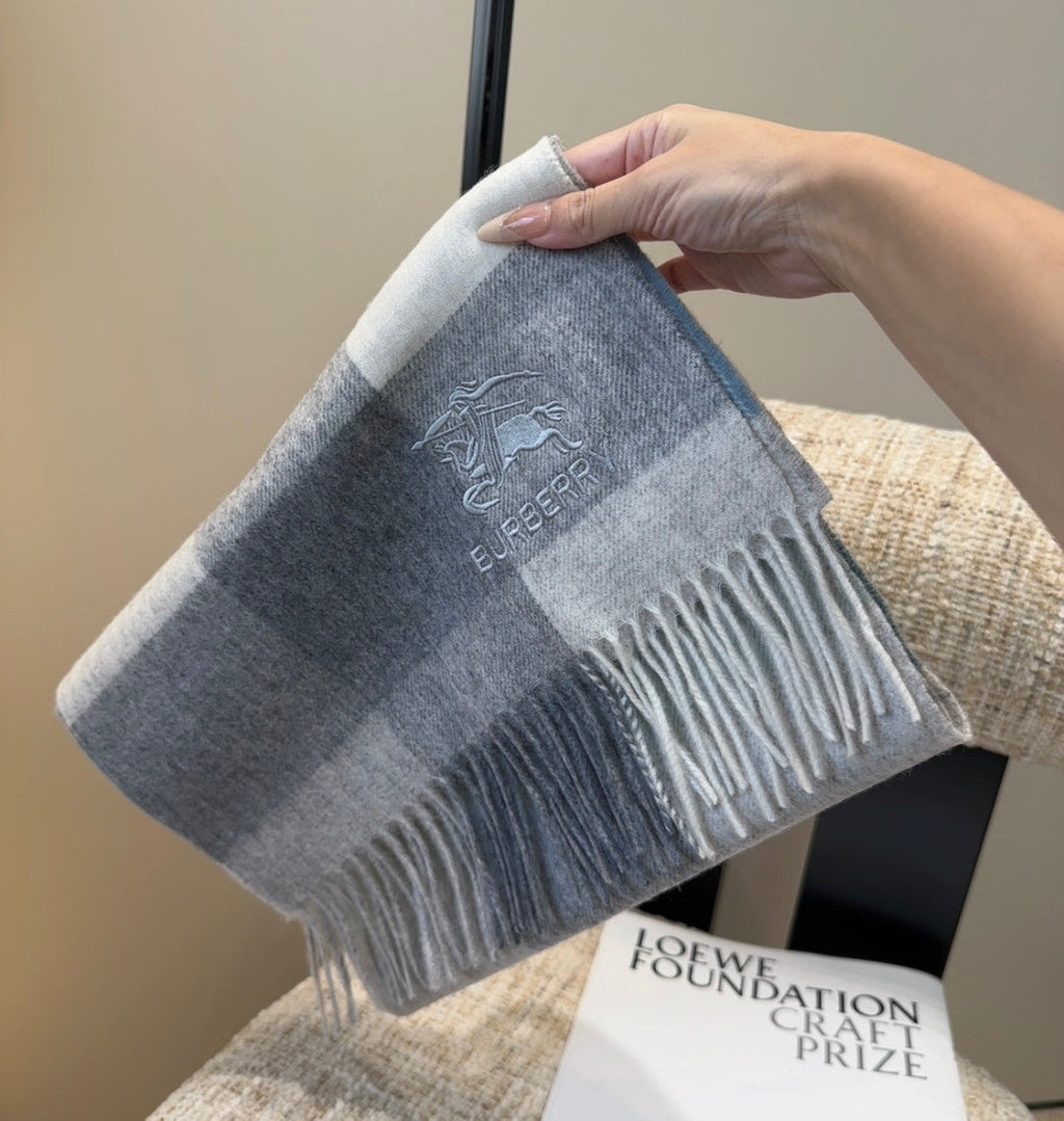 BURBERRY 25S SCARF 180 CM IN CASHMERE 935733
