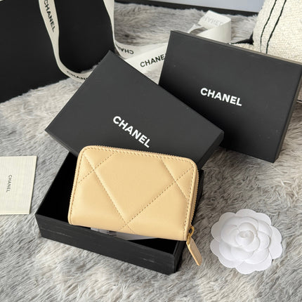 CC ZIPPED CARD HOLDER 11 IN BEIGE LAMBSKIN GOLD-TONE METALLIC
