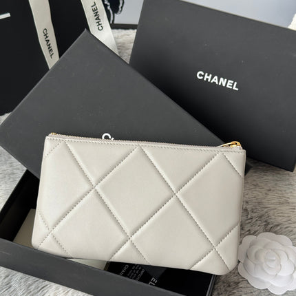 CLASSIC ZIPPER POUCH 20 IN GREY SMOOTH LAMBSKIN GOLD-TONE HARDWARE