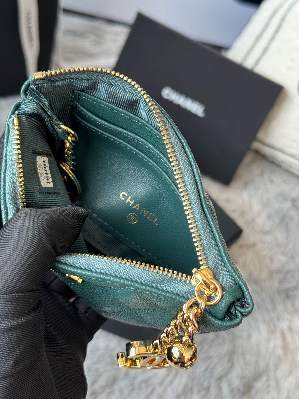 CC CLASSIC ZIPPED POUCH 14 IN NEPTUNE GREEN GRAINED CALFSKIN GOLD-TONE CHARM CHAIN