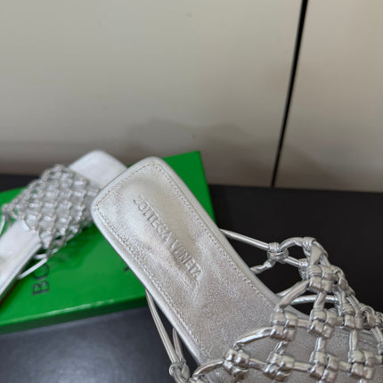 BOTTEGA VENETA 26S WOVEN STRAP SANDALS IN SILVER LAMBSKIN