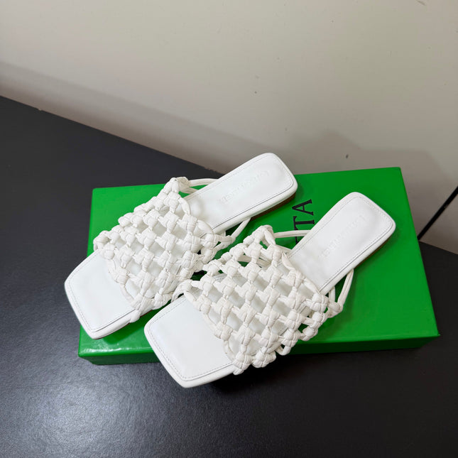 BOTTEGA VENETA 26S WOVEN STRAP SANDALS IN WHITE LAMBSKIN