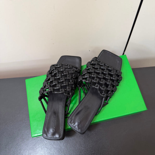 BOTTEGA VENETA 26S WOVEN STRAP SANDALS IN BLACK LAMBSKIN