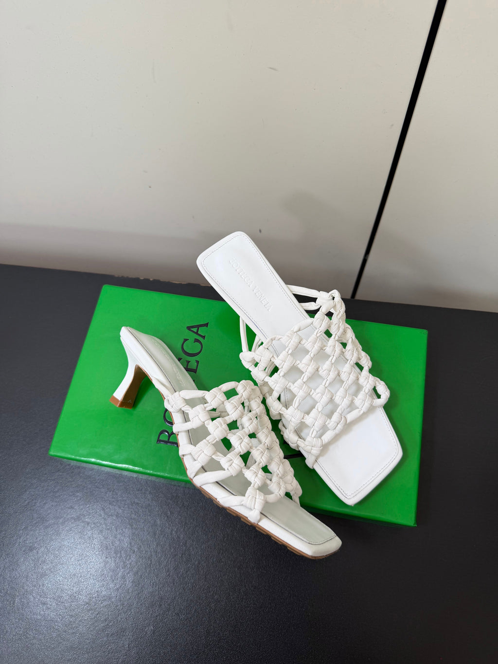 BOTTEGA VENETA 26S WOVEN STRAP HIGH-HEEL SANDALS 55 MM IN WHITE LAMBSKIN
