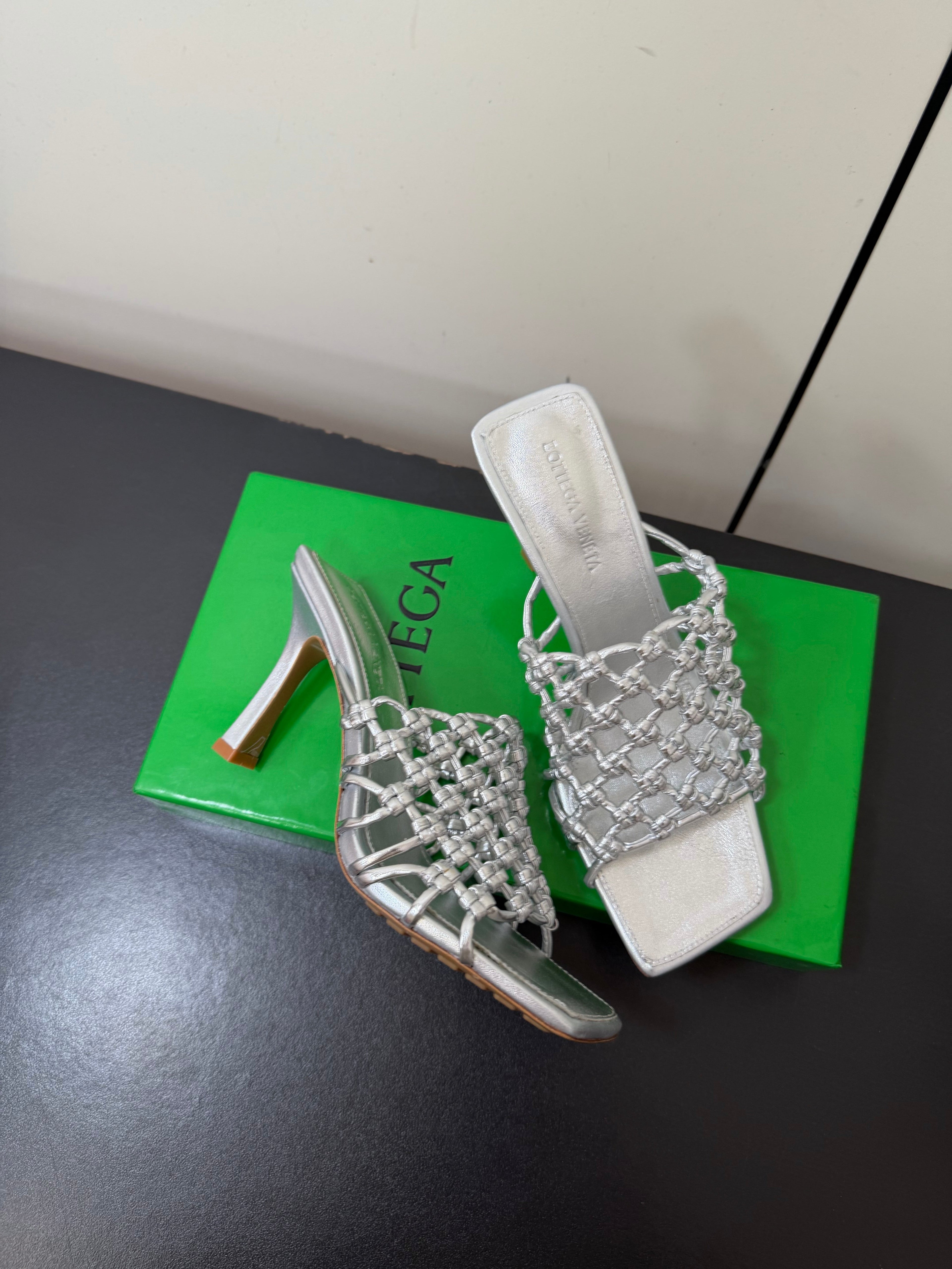 BOTTEGA VENETA 26S WOVEN STRAP HIGH-HEEL SANDALS 85 MM IN SILVER LAMBSKIN
