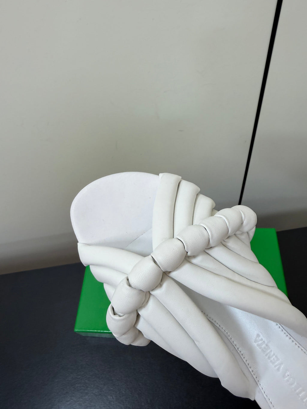 BOTTEGA VENETA 26S BRAIDED STRAP SANDALS IN WHITE LAMBSKIN